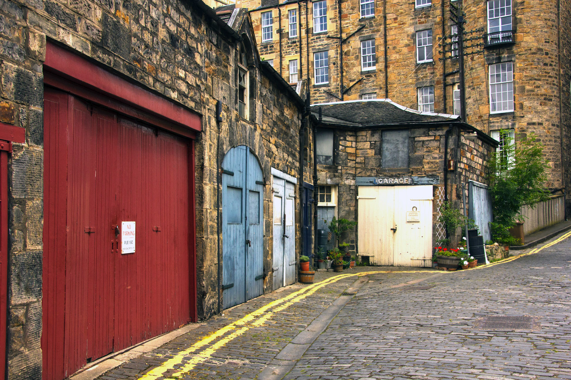 EdinburghPlease see my other Photographs at: http://www.jamespdeans.co.uk/