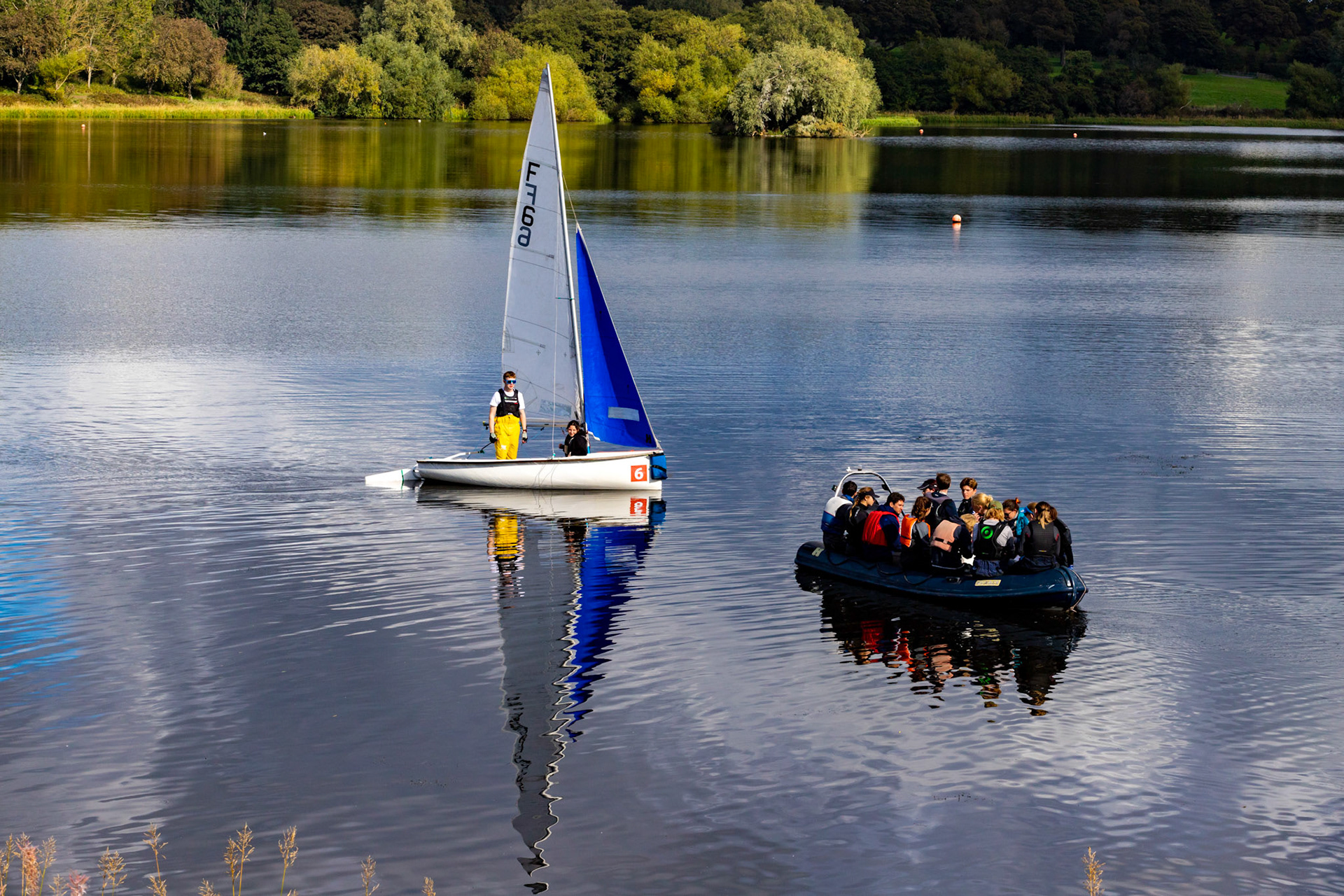 Sailing on Linlithgow Loch, with Reflections - 24 September 2022