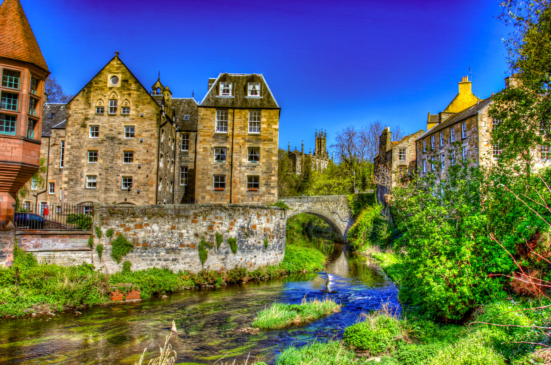 Water of Leith Walkway, Dean Village, Edinburgh Please see my other Photographs at: www.jamespdeans.co.uk