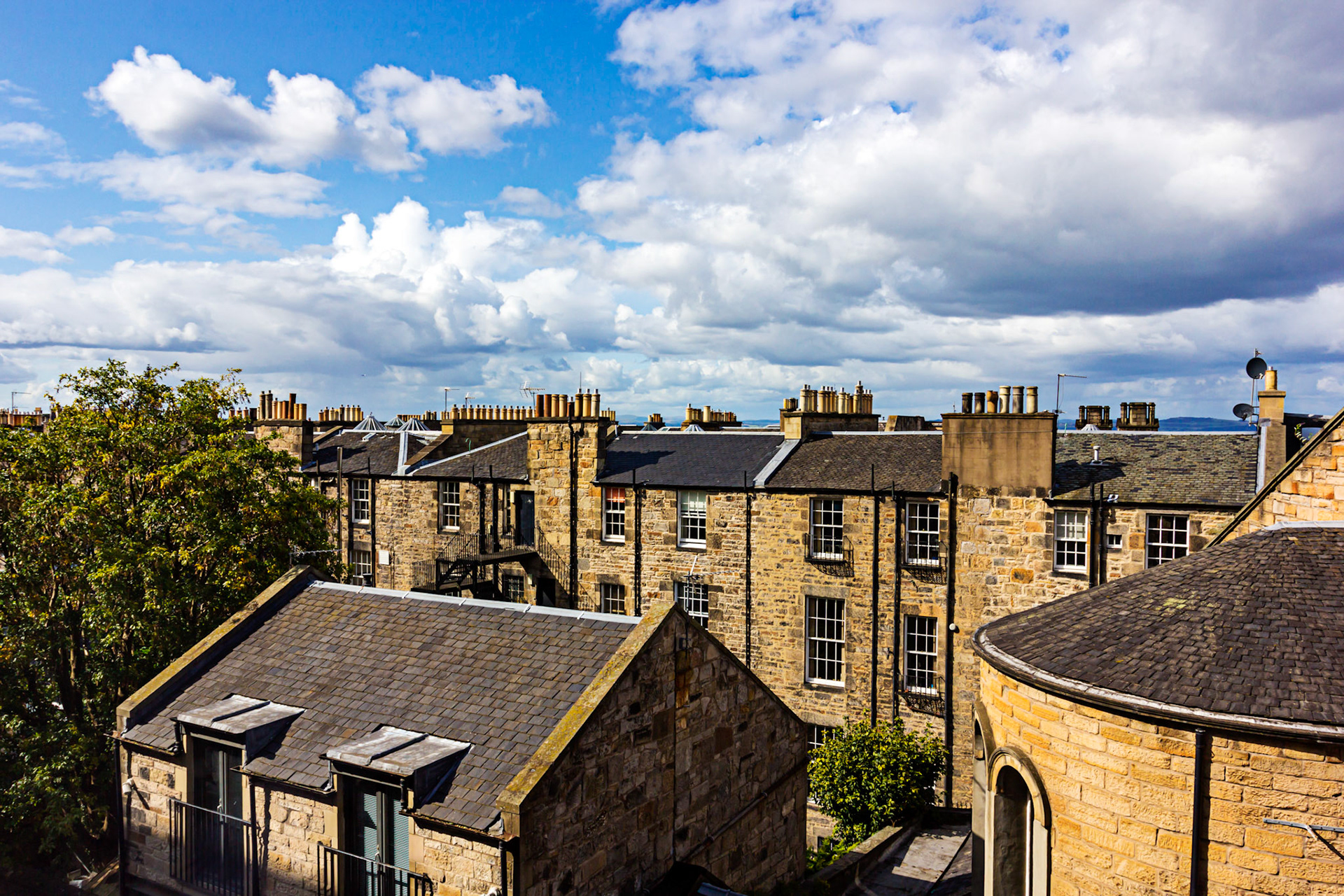EdinburghPlease see my other Photographs at: www.jamespdeans.co.uk