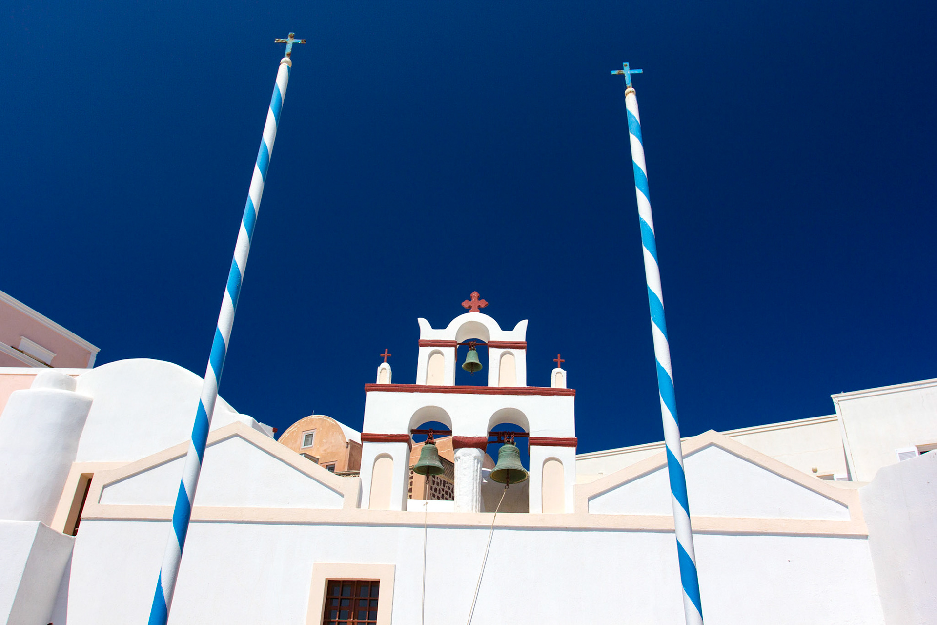Blue and white are the predominant colours in the towns. They go well with the sky.