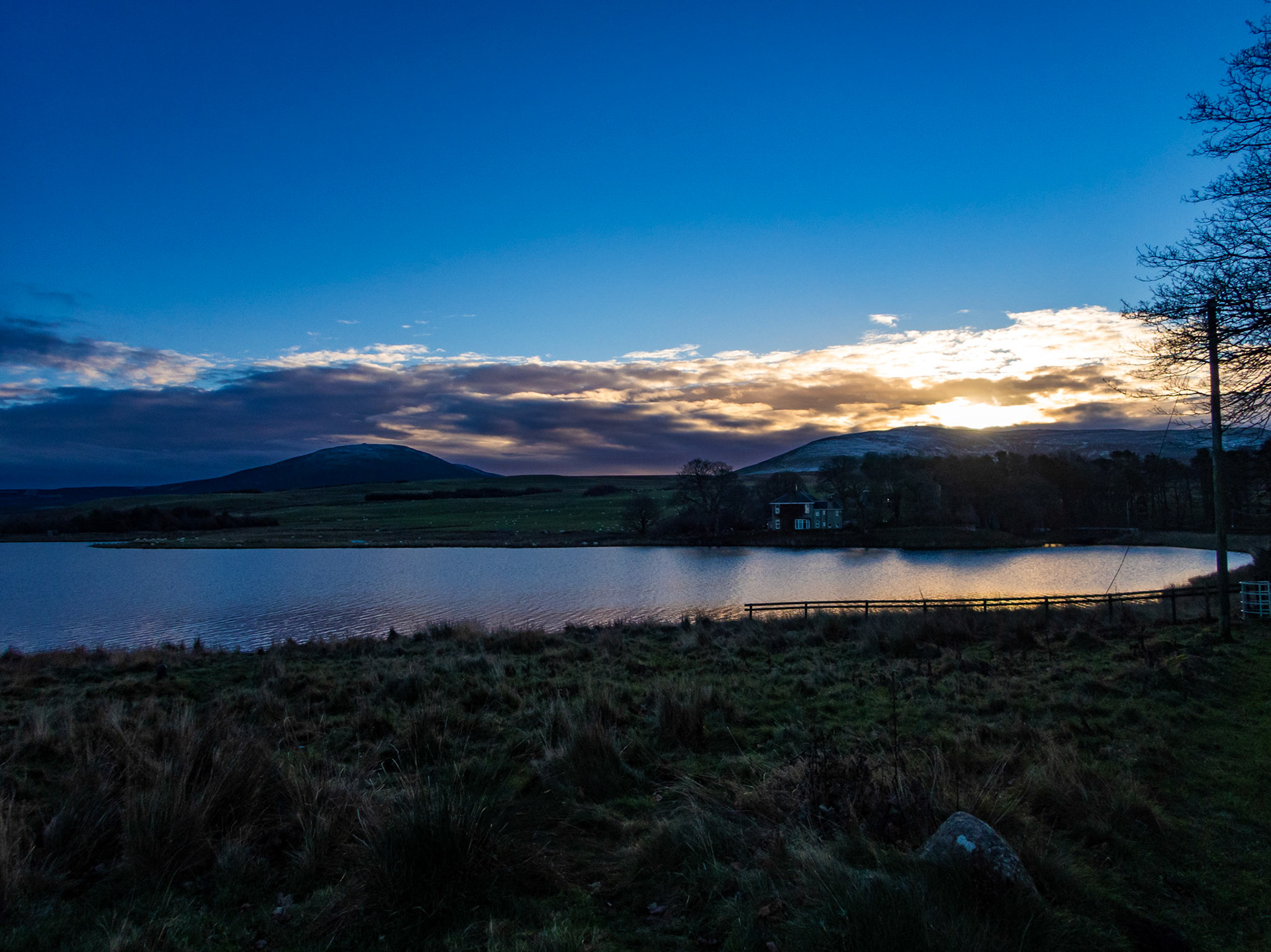 Harperrig 05 December 2021 Please see my other photos at JamesPDeans.co.uk