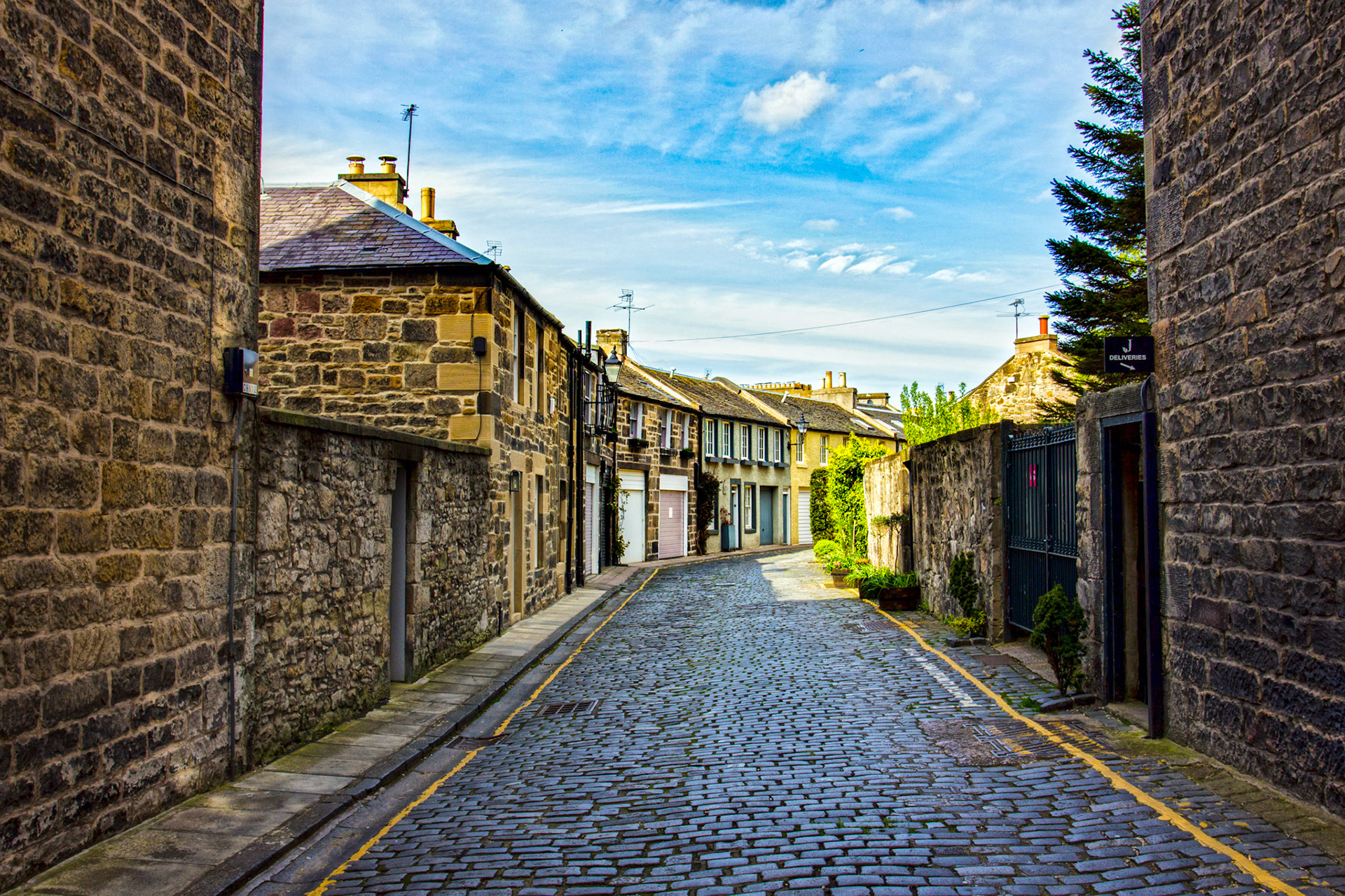Street in Stockbridge. I love the old streets in Glasgow &amp; Edinburgh that are behind the main streets