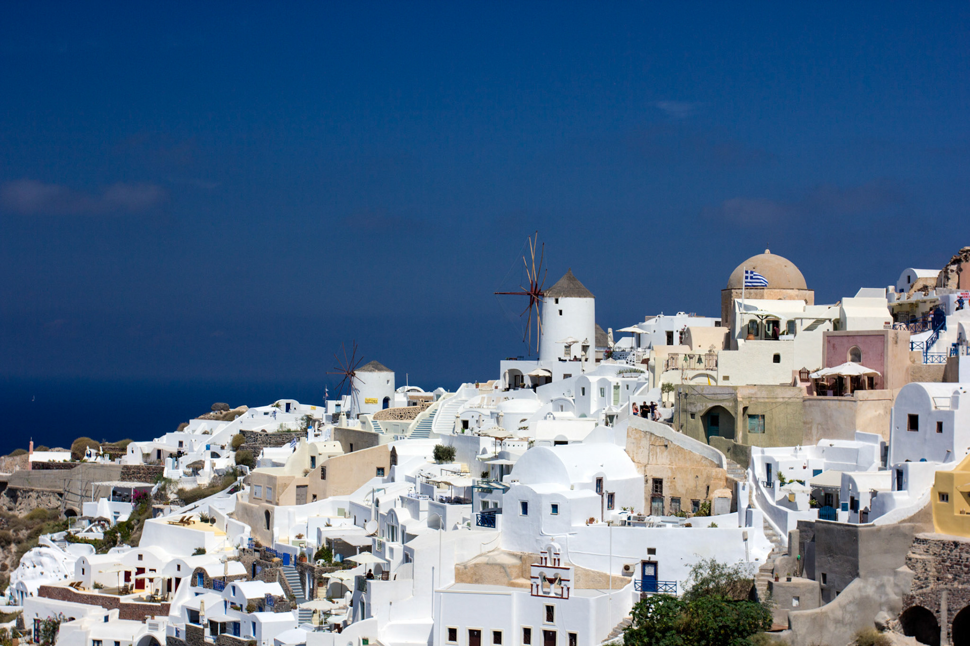 I always find the windmills a surprise when I visit the Med. I associate them more with the North Sea countries.