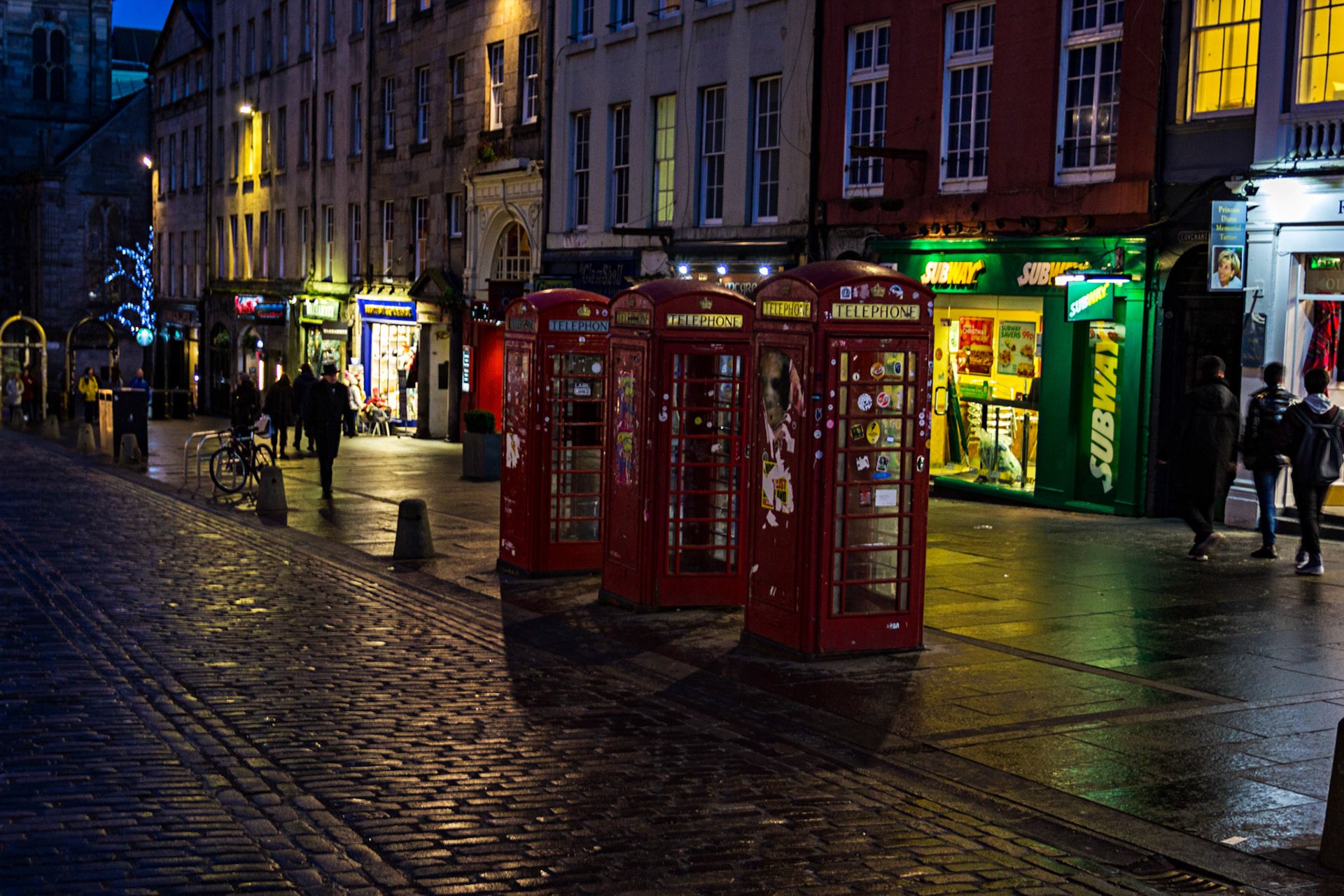 Telephone Boxes in the High Strret, Edinburgh  Please see my other Photographs at: www.jamespdeans.co.uk