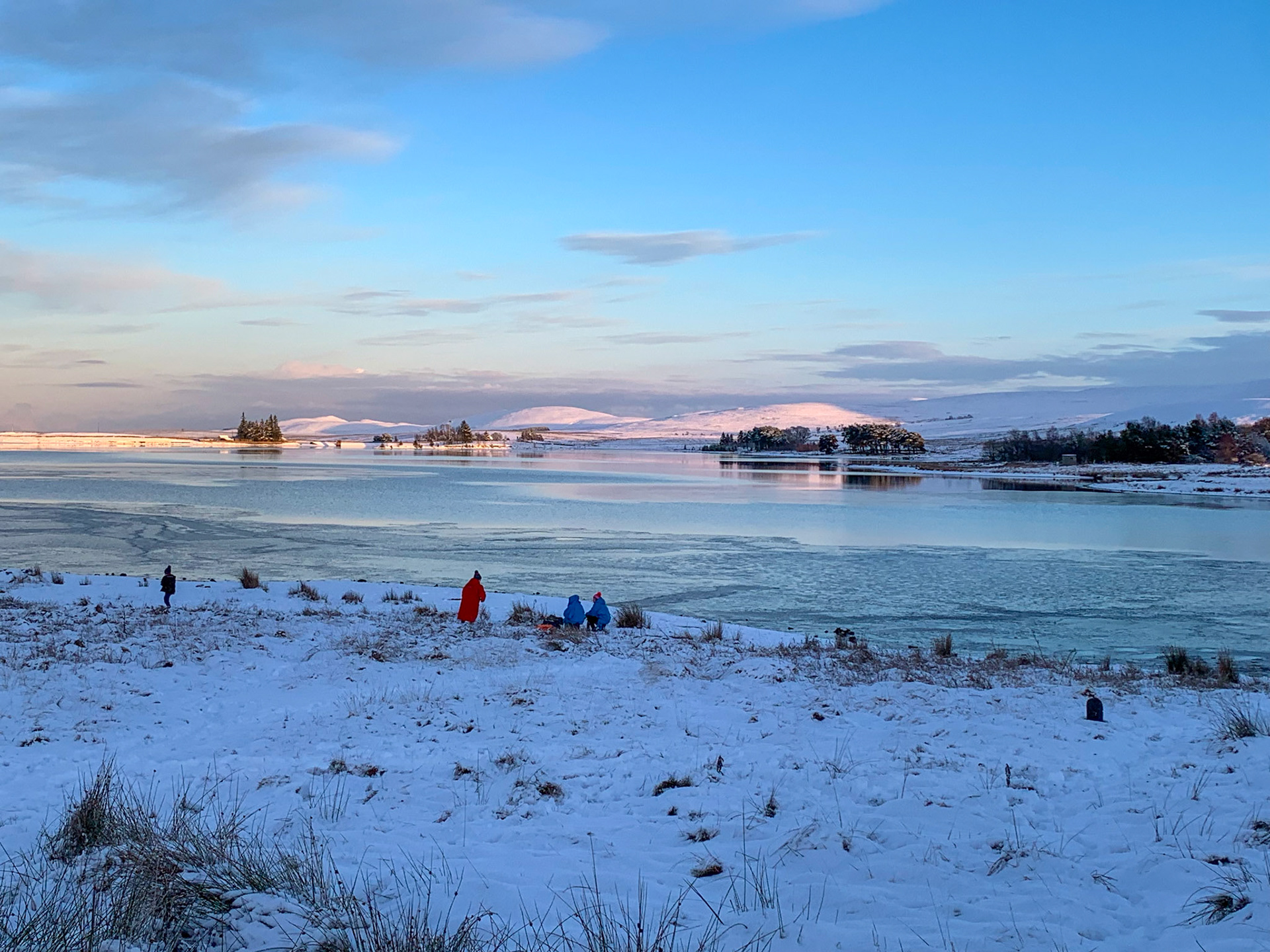 Swim at Harperrig 11 Dec 2022