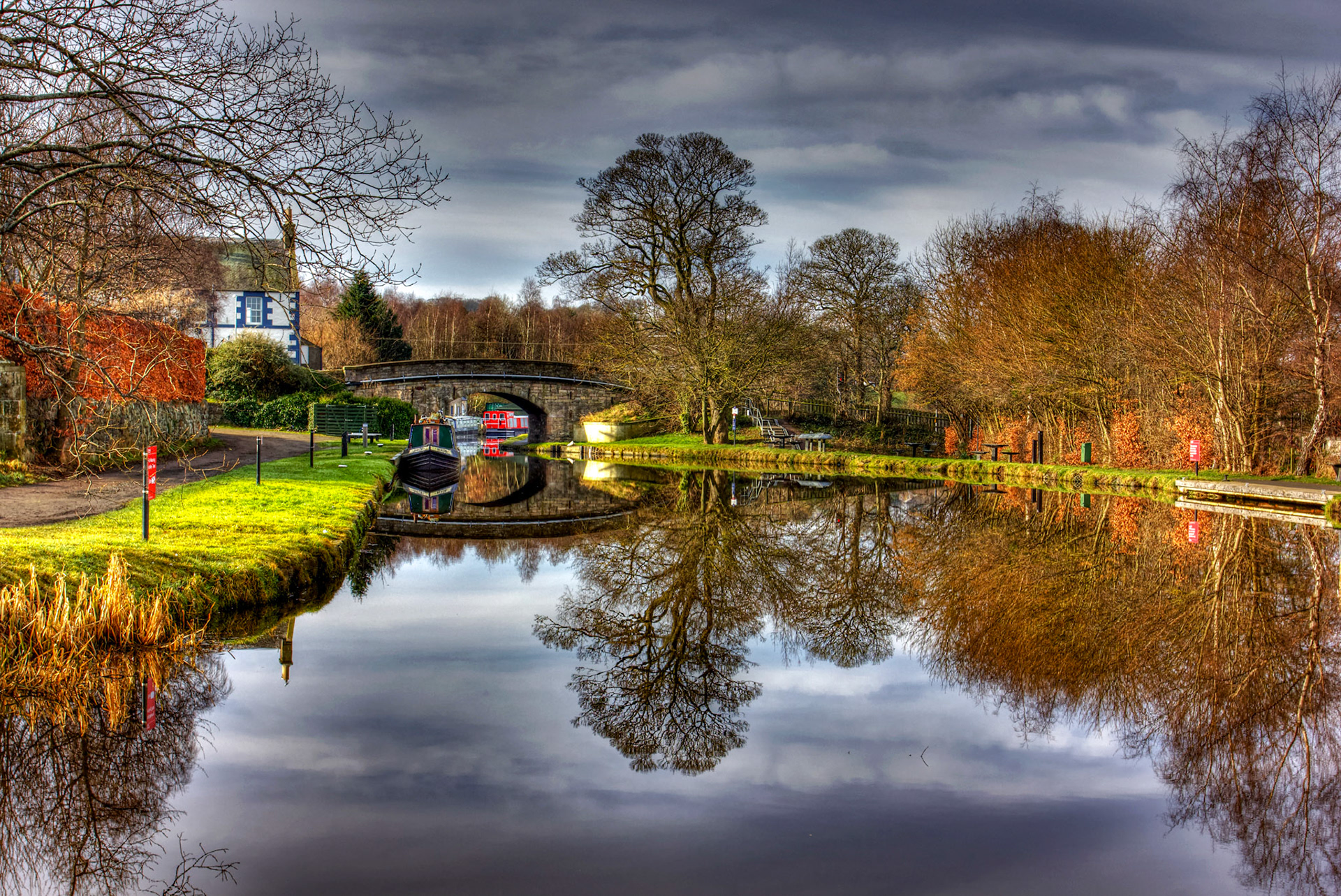 Union Canal at RathoPlease see my other Photographs at: www.jamespdeans.co.uk
