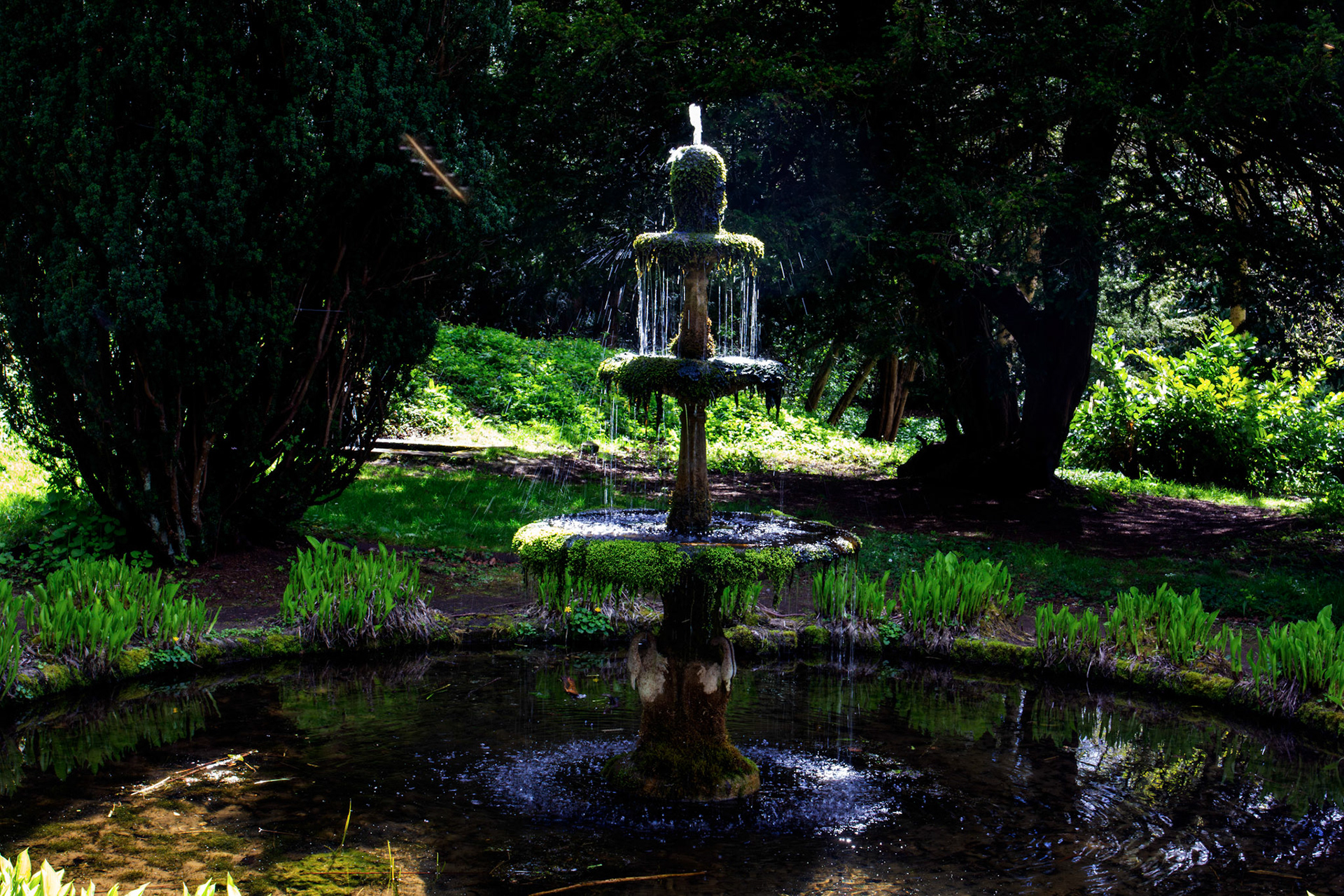 Gravity fed fountain - Malleny Gardens, Balerno 27 April 2026