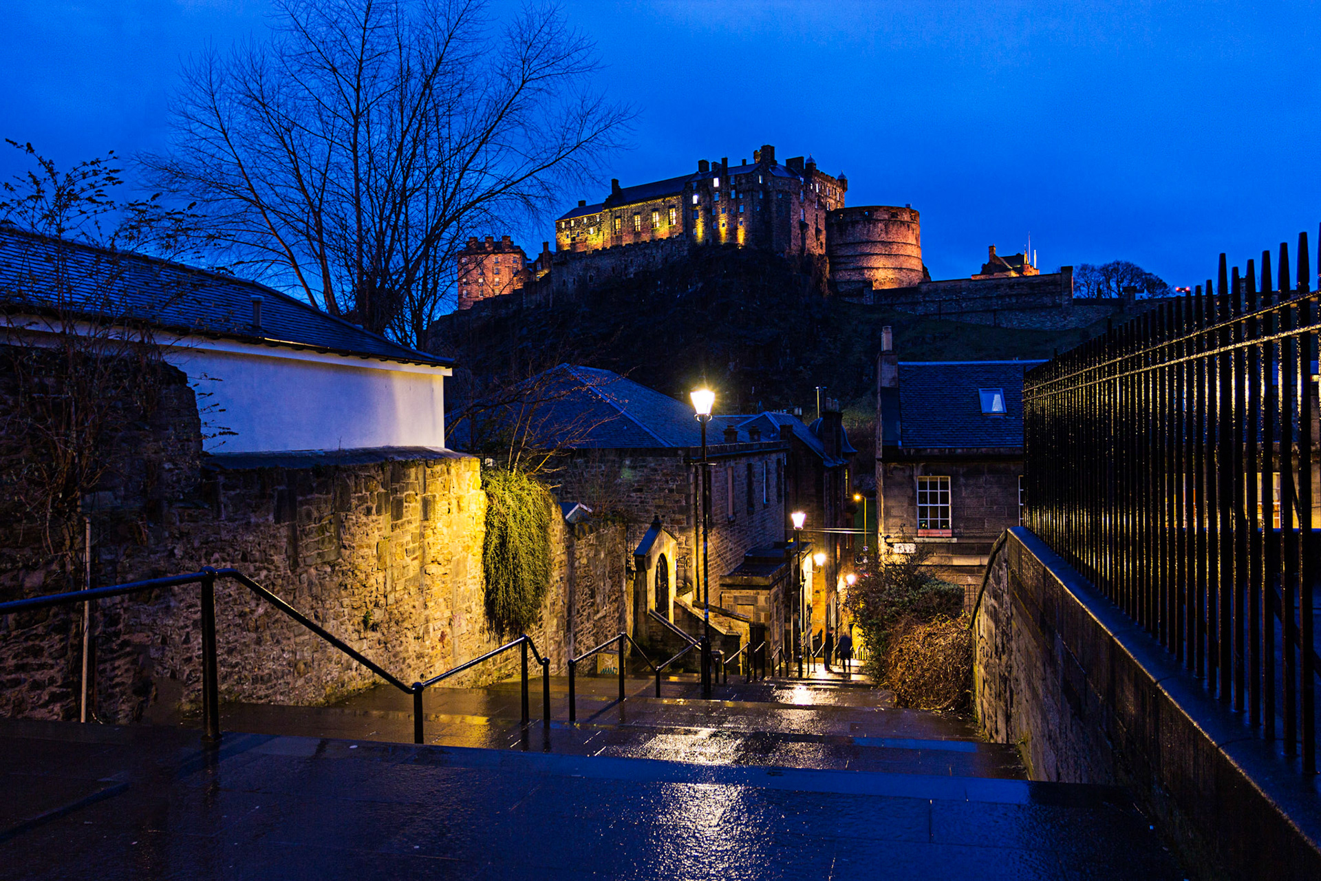 Edinburgh Castle viewed  from the Vennel, Edinburgh