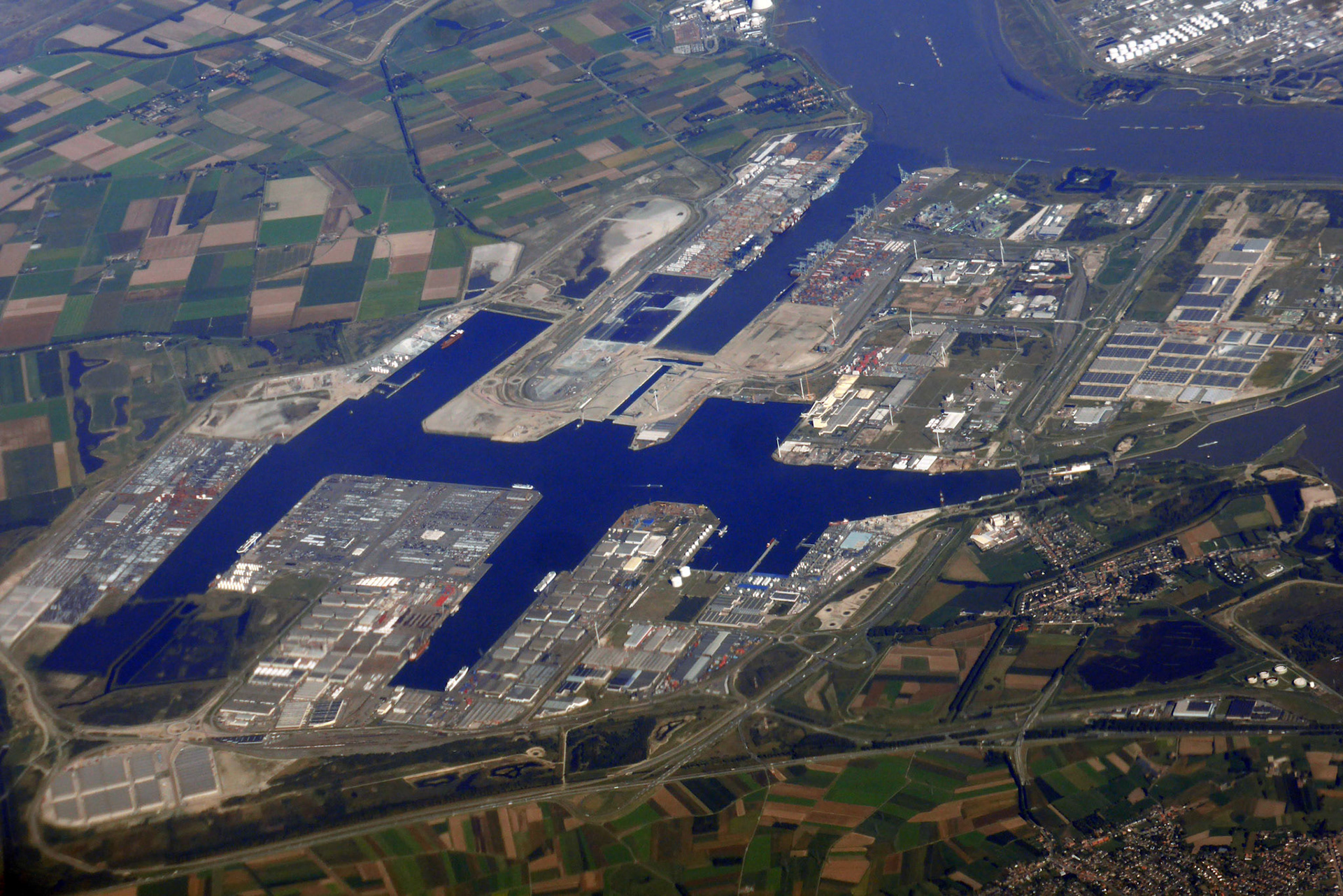 AntwerpPlease see my other Photographs at: http://www.jamespdeans.co.uk/