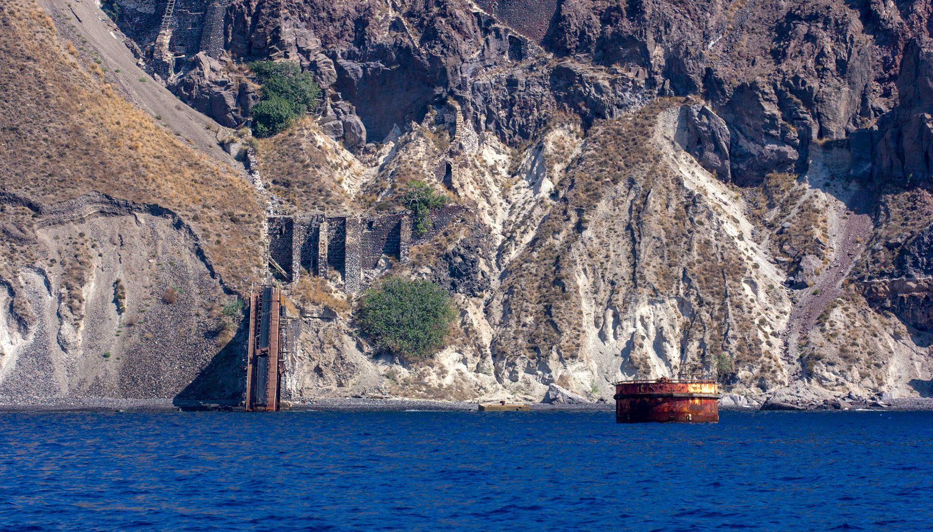 SantoriniPlease see my other Photographs at: www.jamespdeans.co.uk
