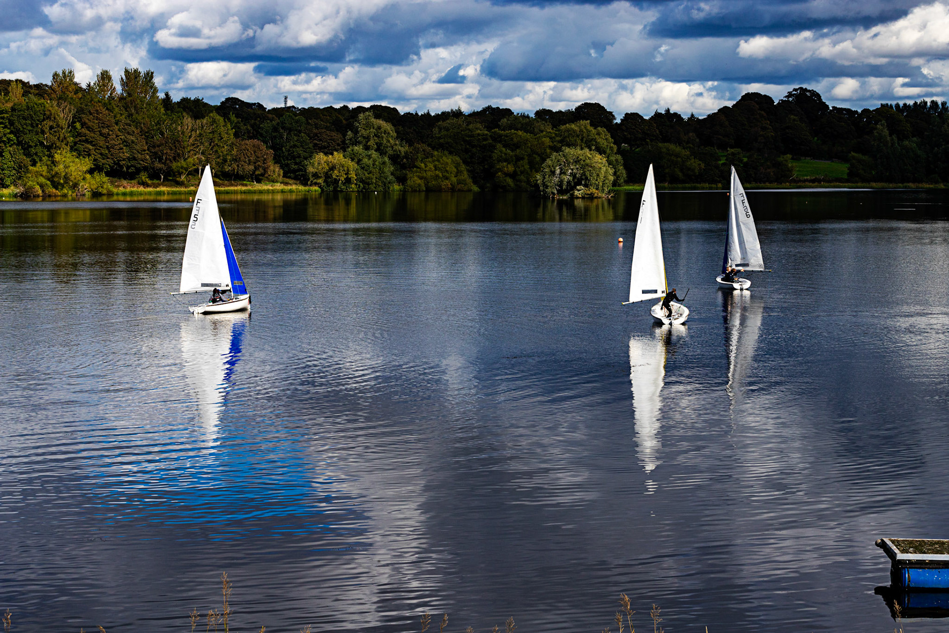 Sailing on Linlithgow Loch, with Reflections - 24 September 2022