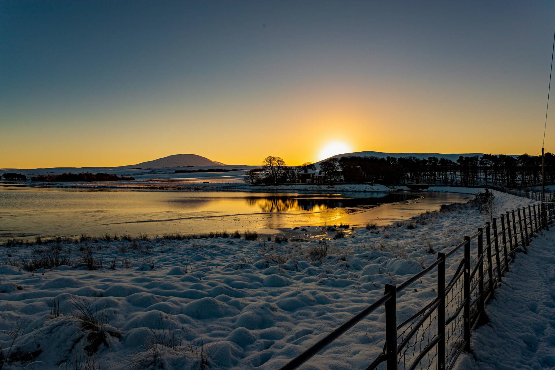 Harperrig Reservoir 24 January 2021 Please see my other photos at JamesPDeans.co.uk