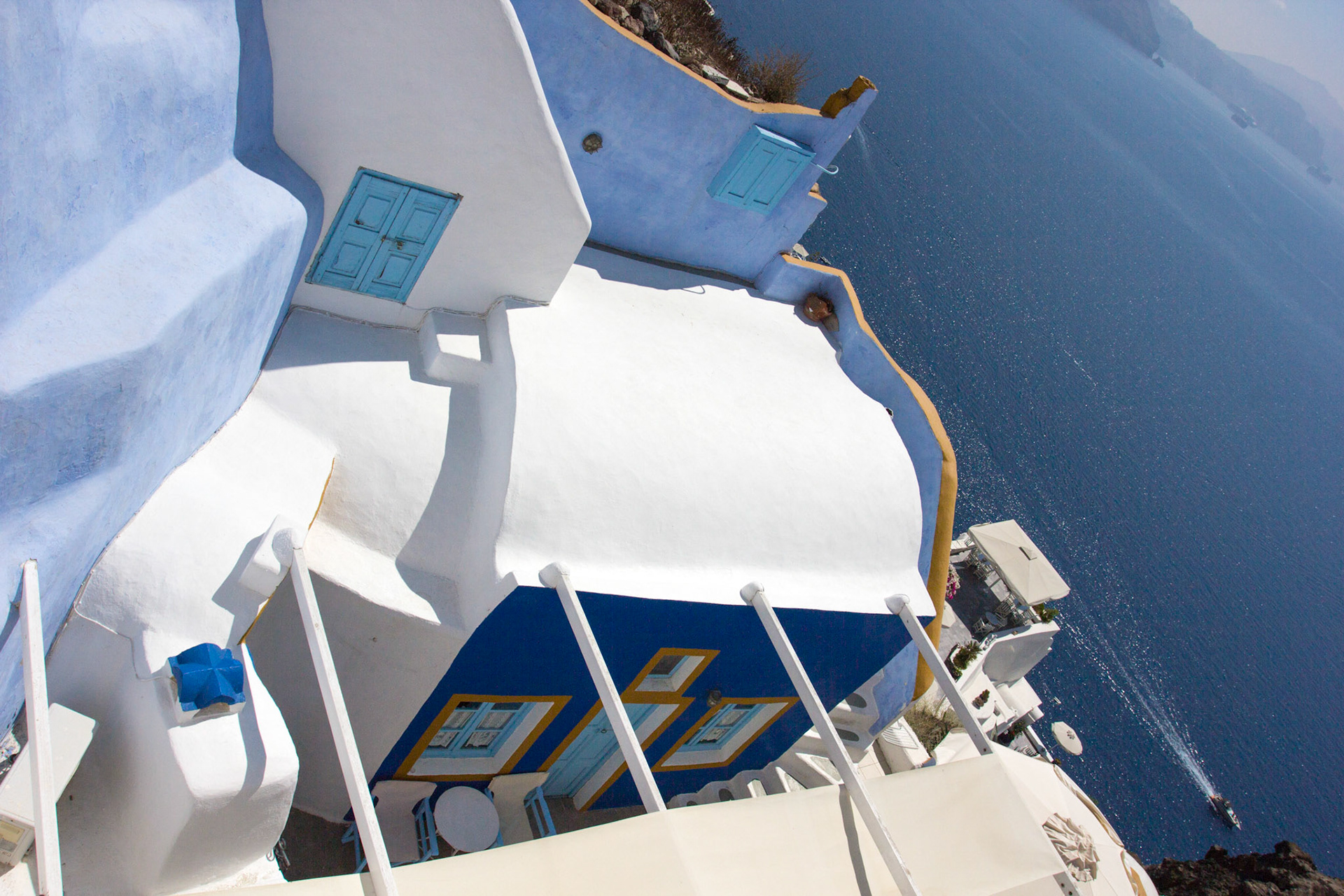 Would love to spend a few weeks here - although you'd have to put up with the tourists looking over the wall at you.