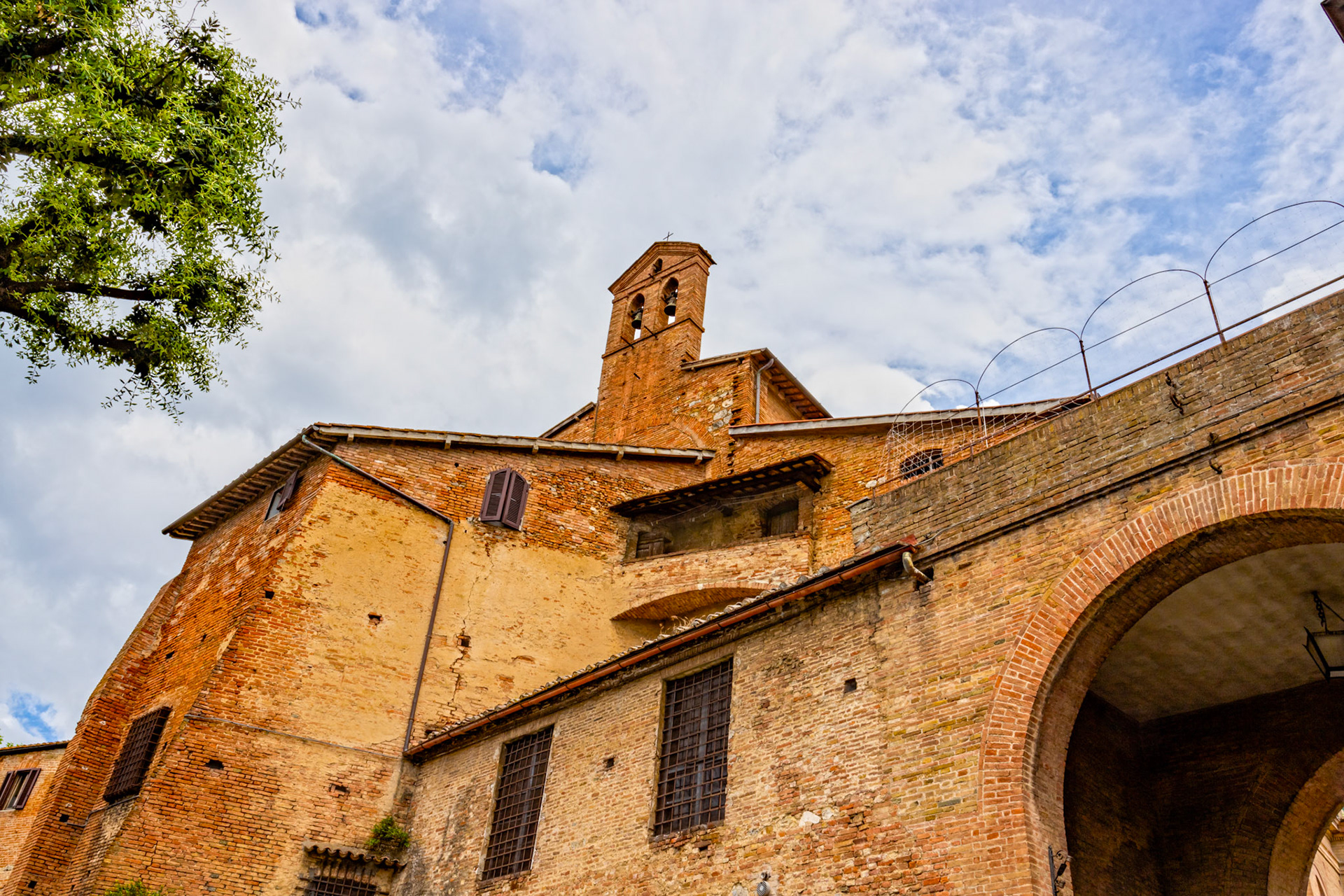 Arco di Fontegiusta, Siena 25 June 2024