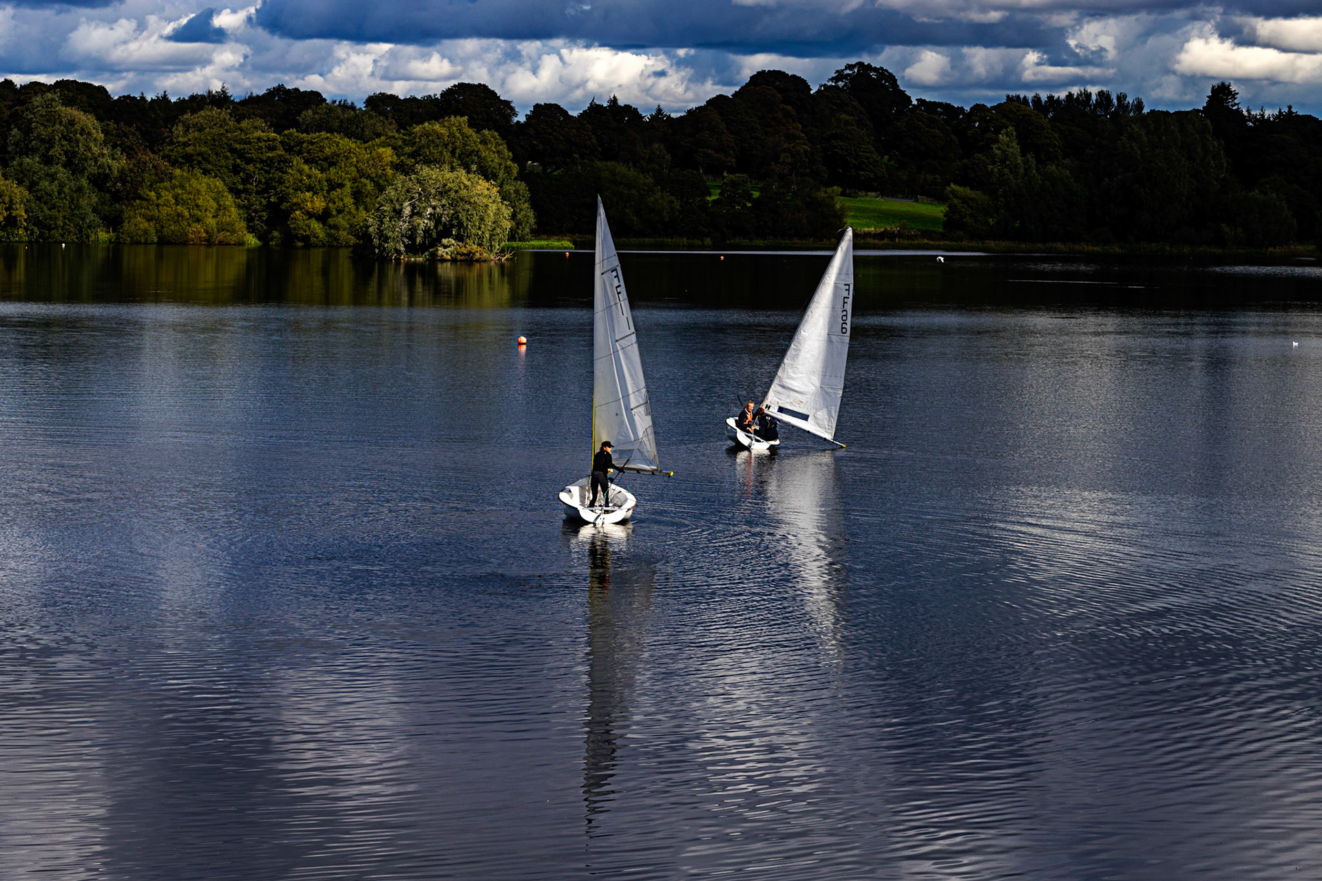 Sailing on Linlithgow Loch, with Reflections - 24 September 2022