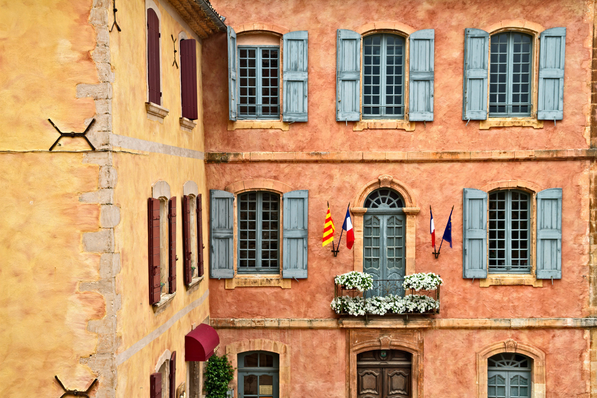 Roussillon Apartments