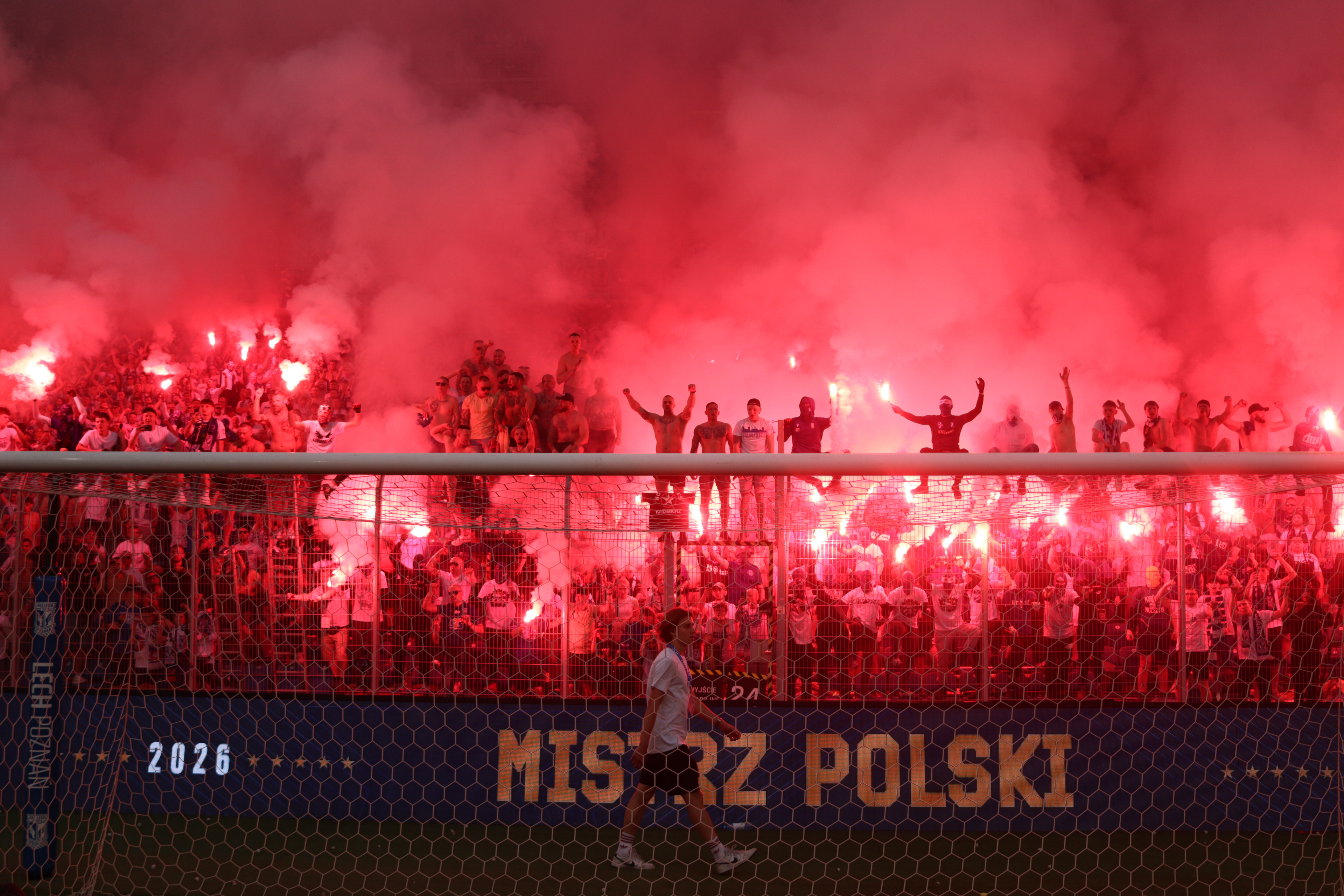 Lech ultras celebrate with fires