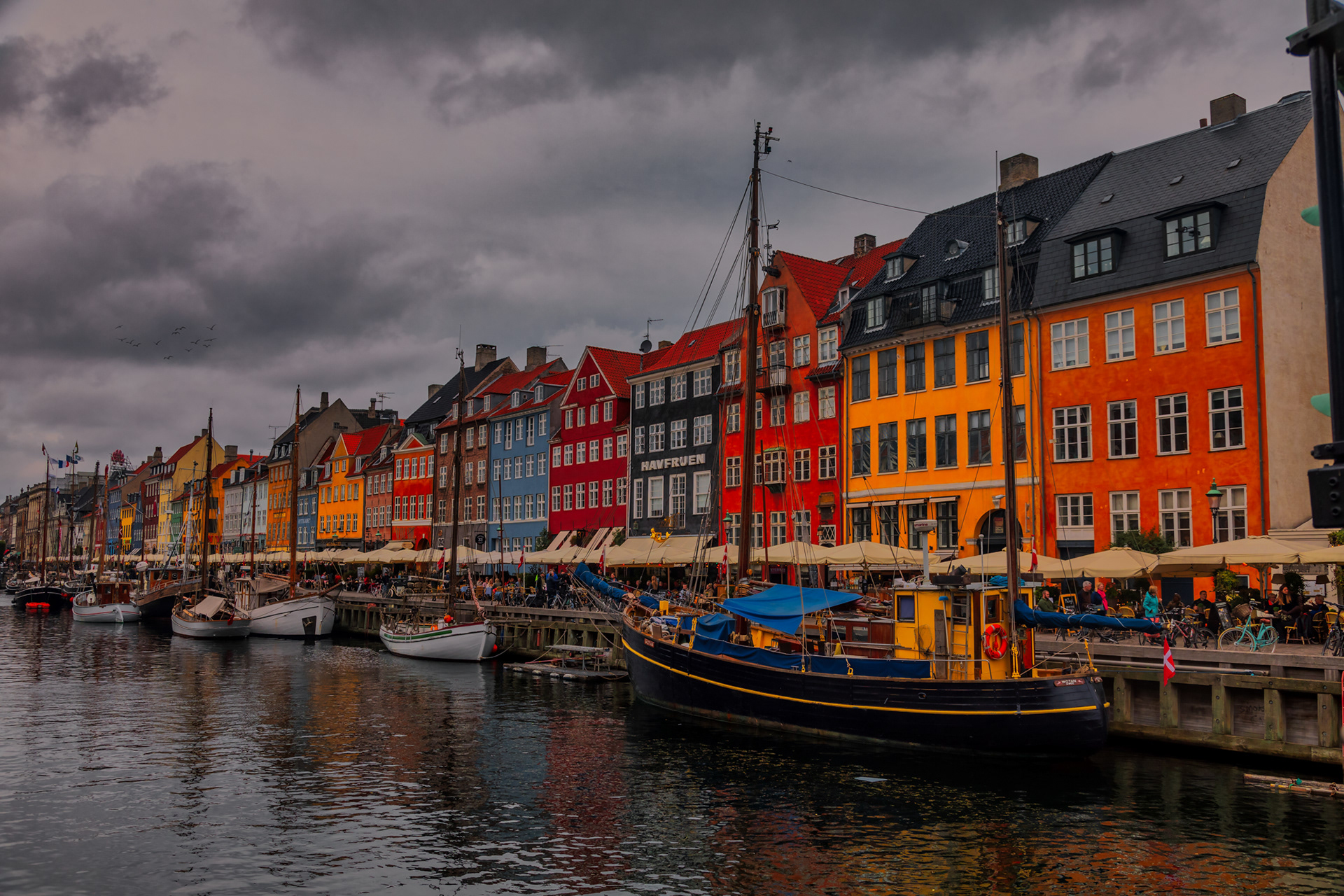 Nyhavn Hafen-Kopenhagen-Denmark