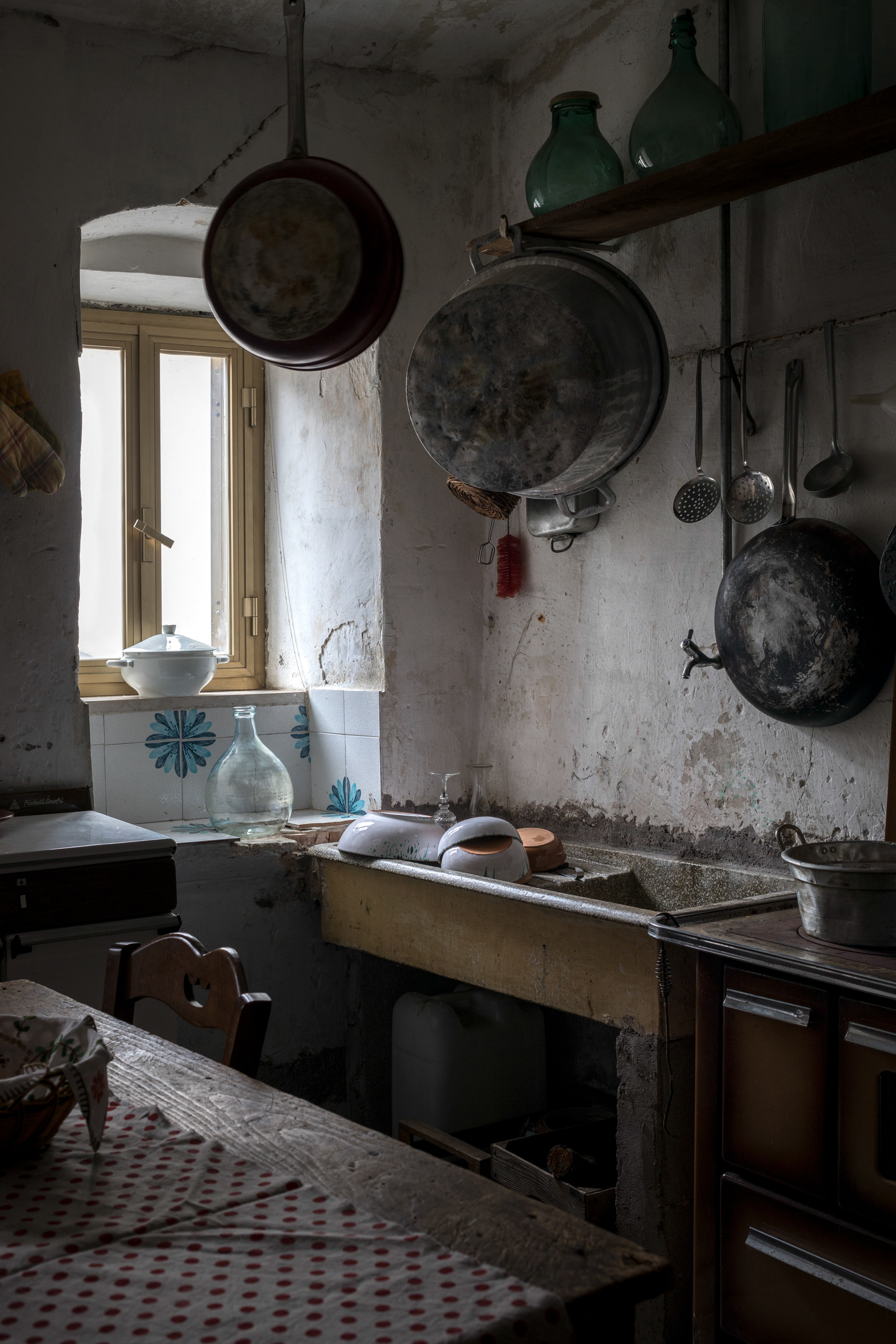 A glimpse of a traditional kitchen, used these days as the site of an Abruzzi cooking workshop.