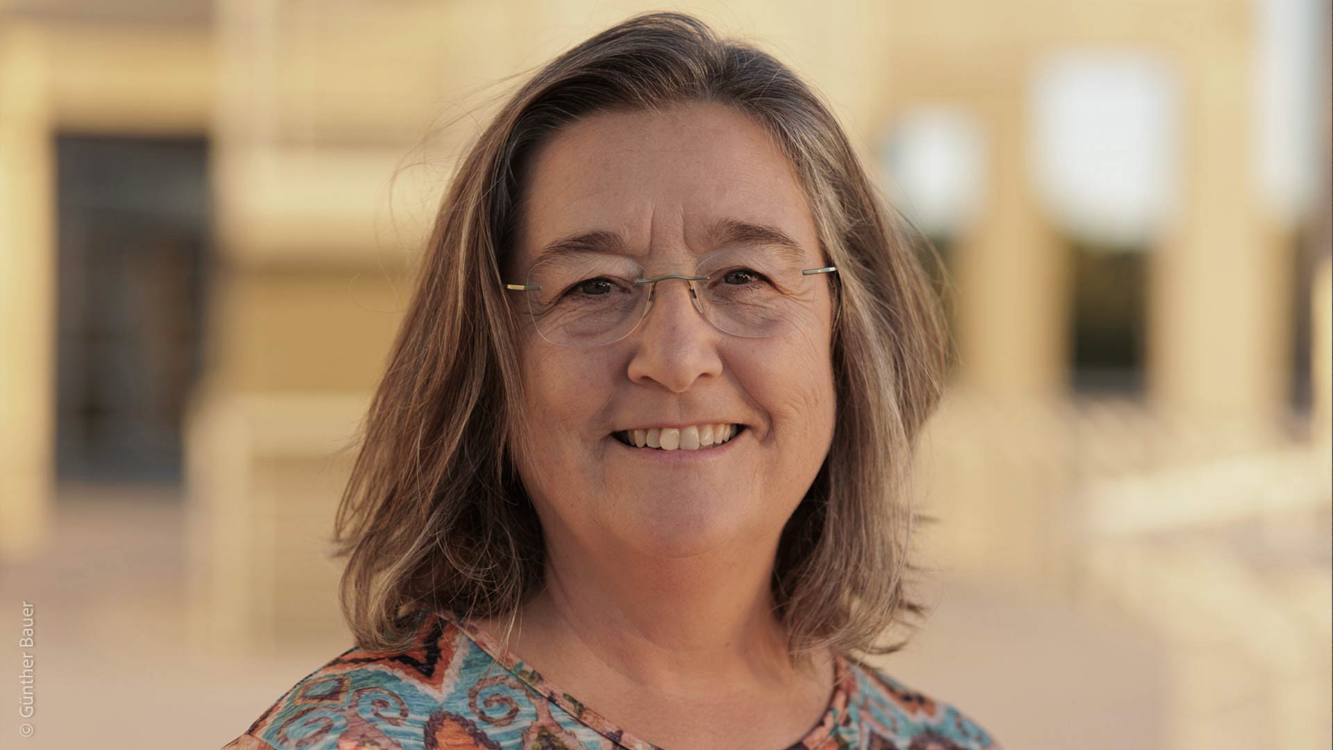 ANA MARTÍNEZ ÁLVAREZ