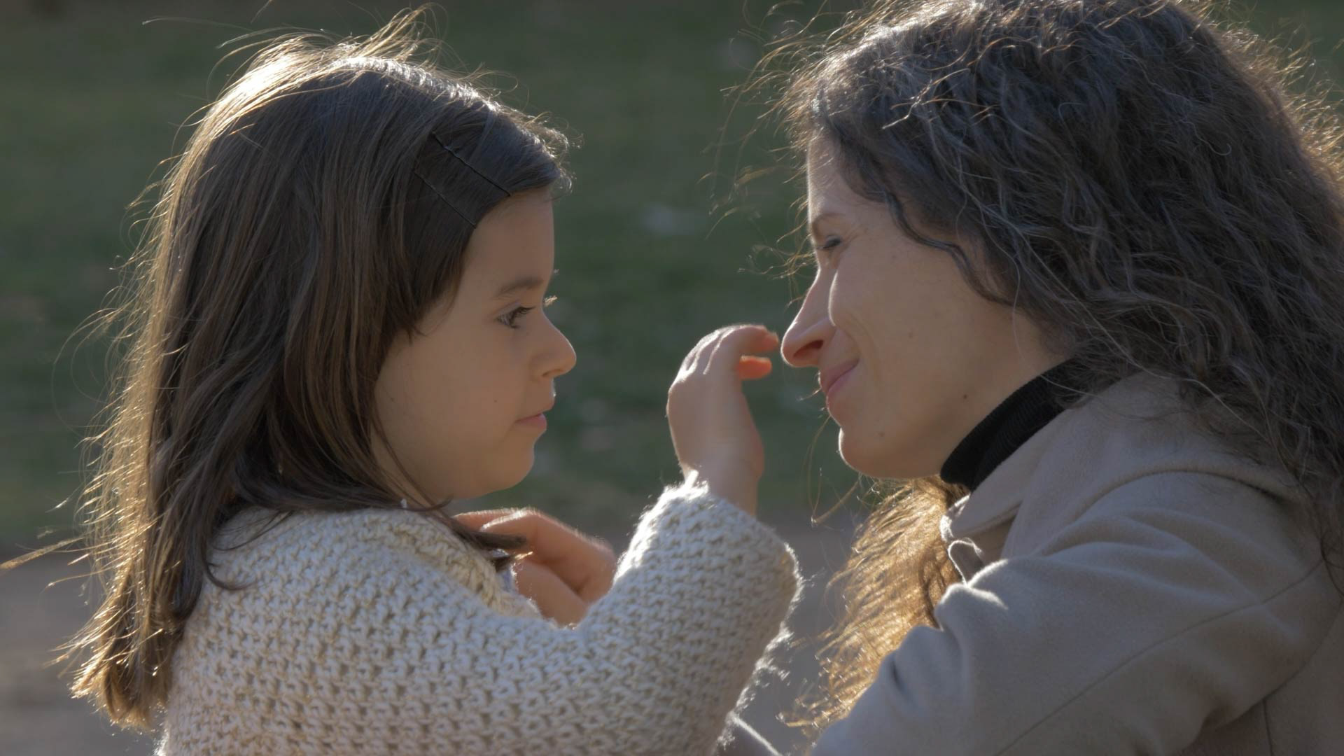 Eva Ejido y Thais Vega (madre e hija en Returned to Sender)