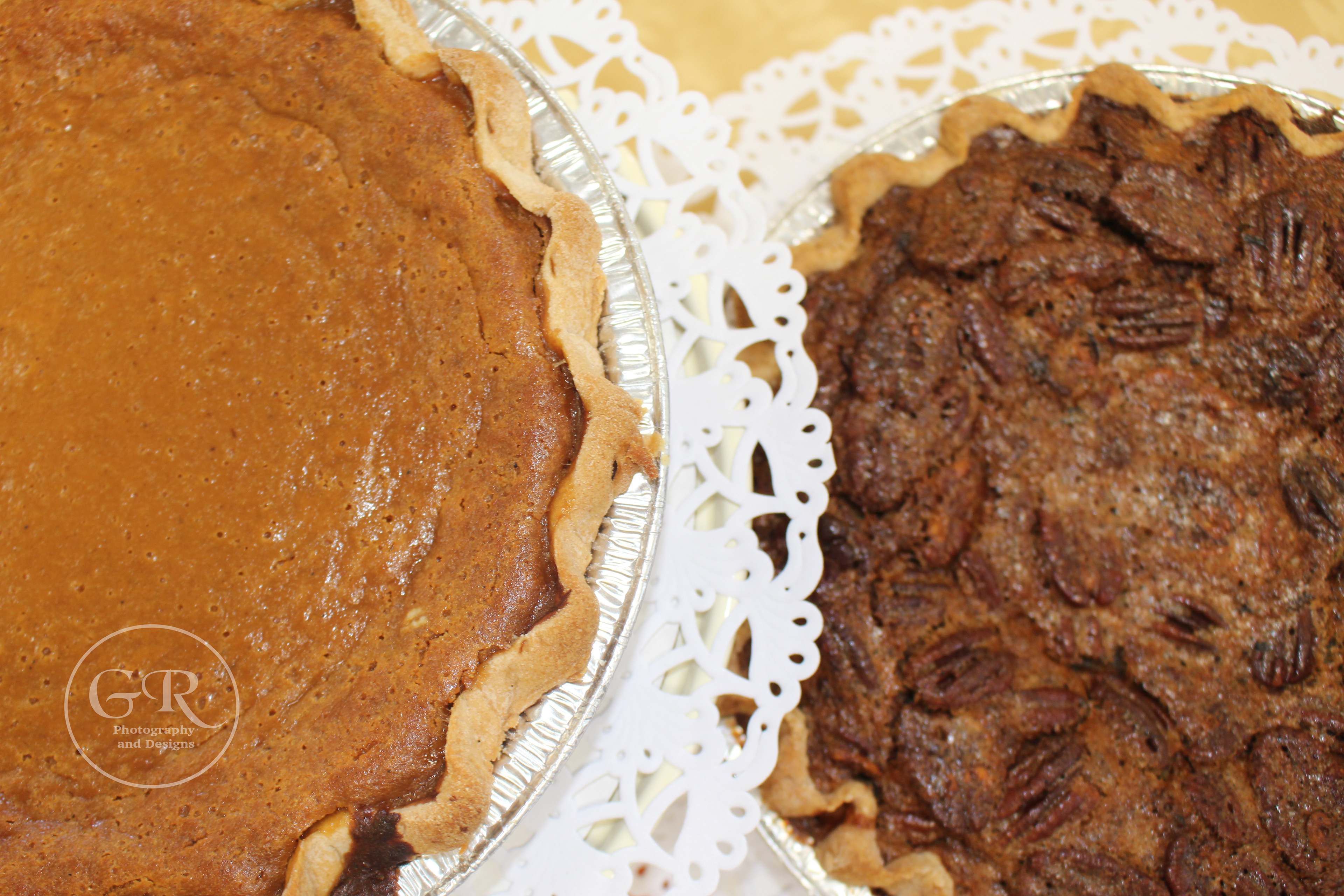 Krieg's Bakery - Pumpkin & Pecan Pies