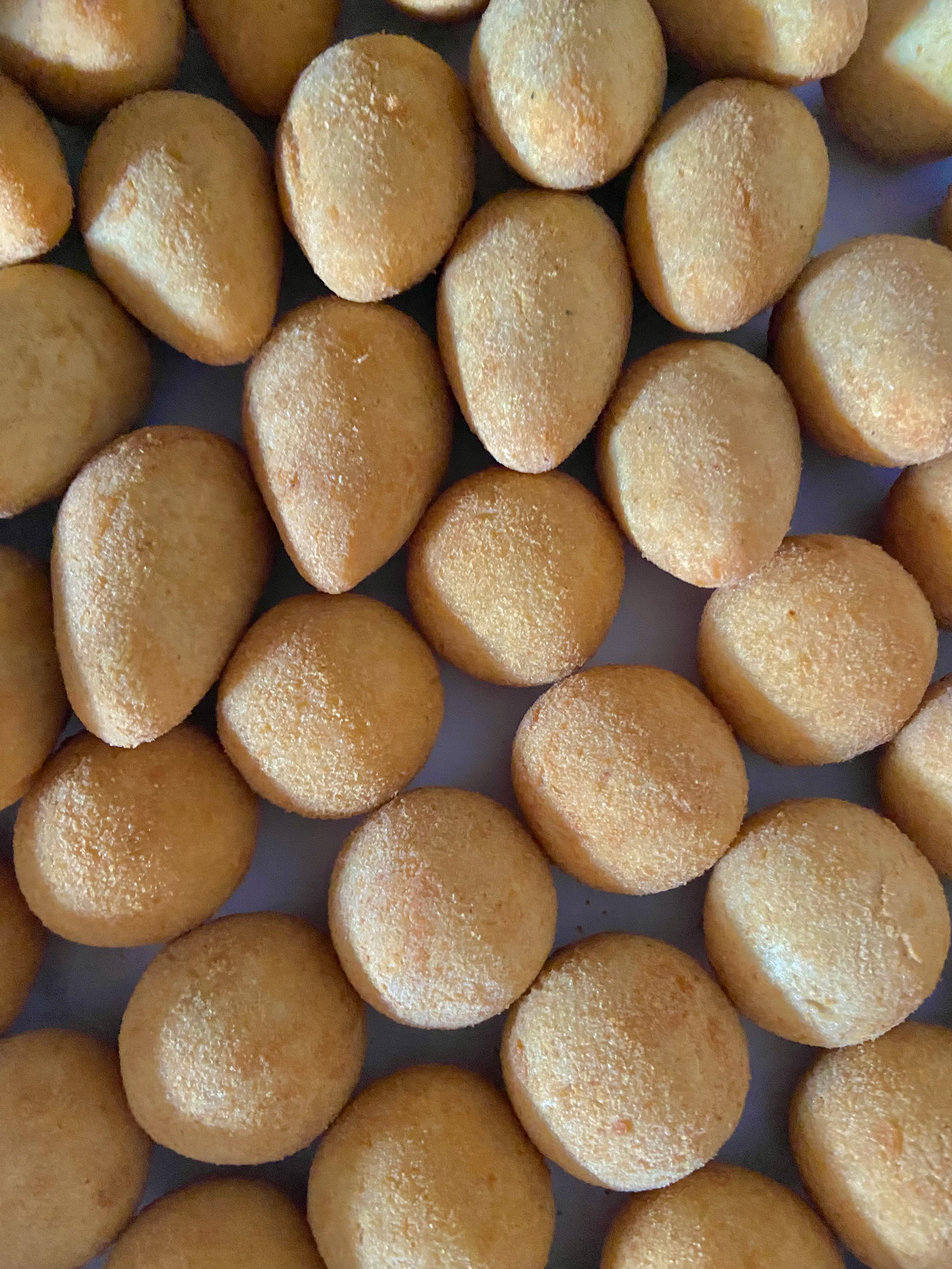 coxinhas e bolinhas de queijo