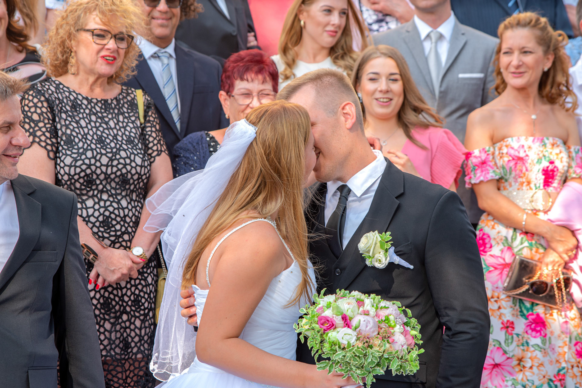 Noémi és Norbi csókja