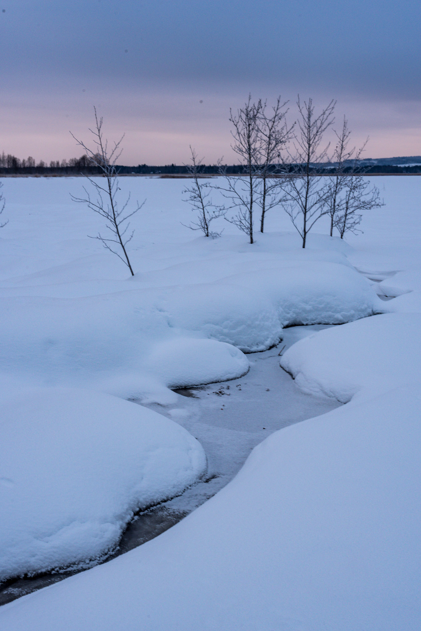 jäätynyt järvi ja puro 2018 frozen lake and river 