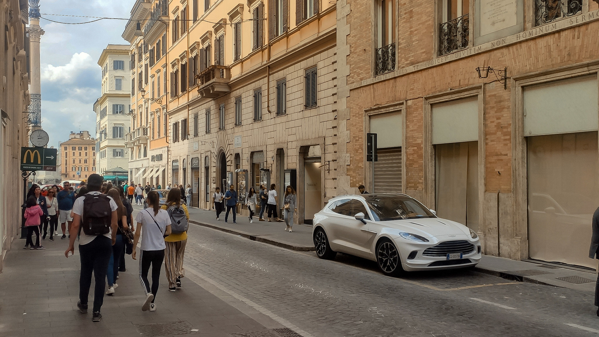 Via dei Due Macelli. Rome, Italy. 2022.