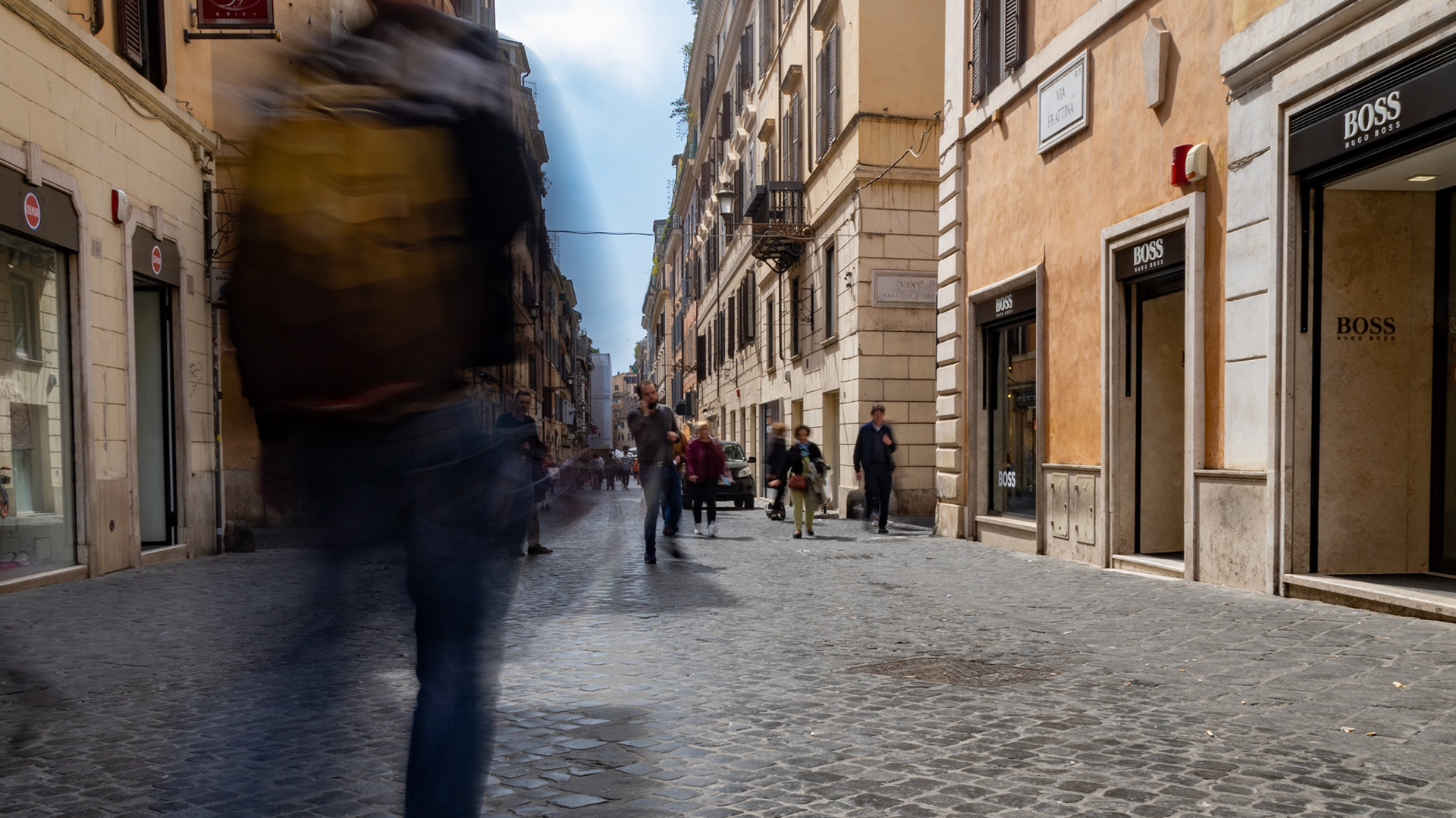 via Frattina. Rome, Italy. 2022.