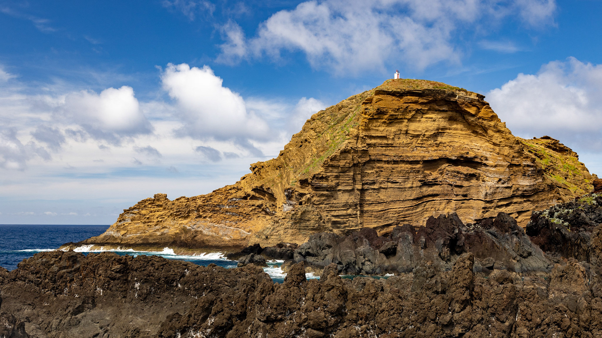 Piscinas Naturais Velhas. Porto Moniz, Madeira, Portugal. 2024.