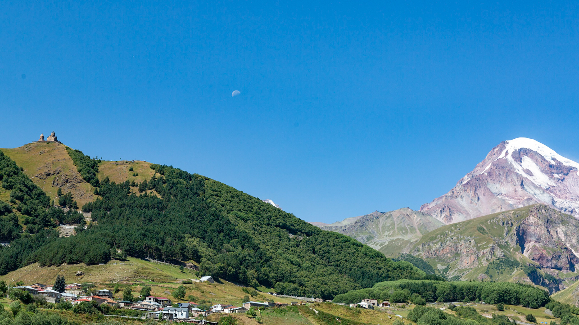 Stepantsminda, Georgia. 2019.