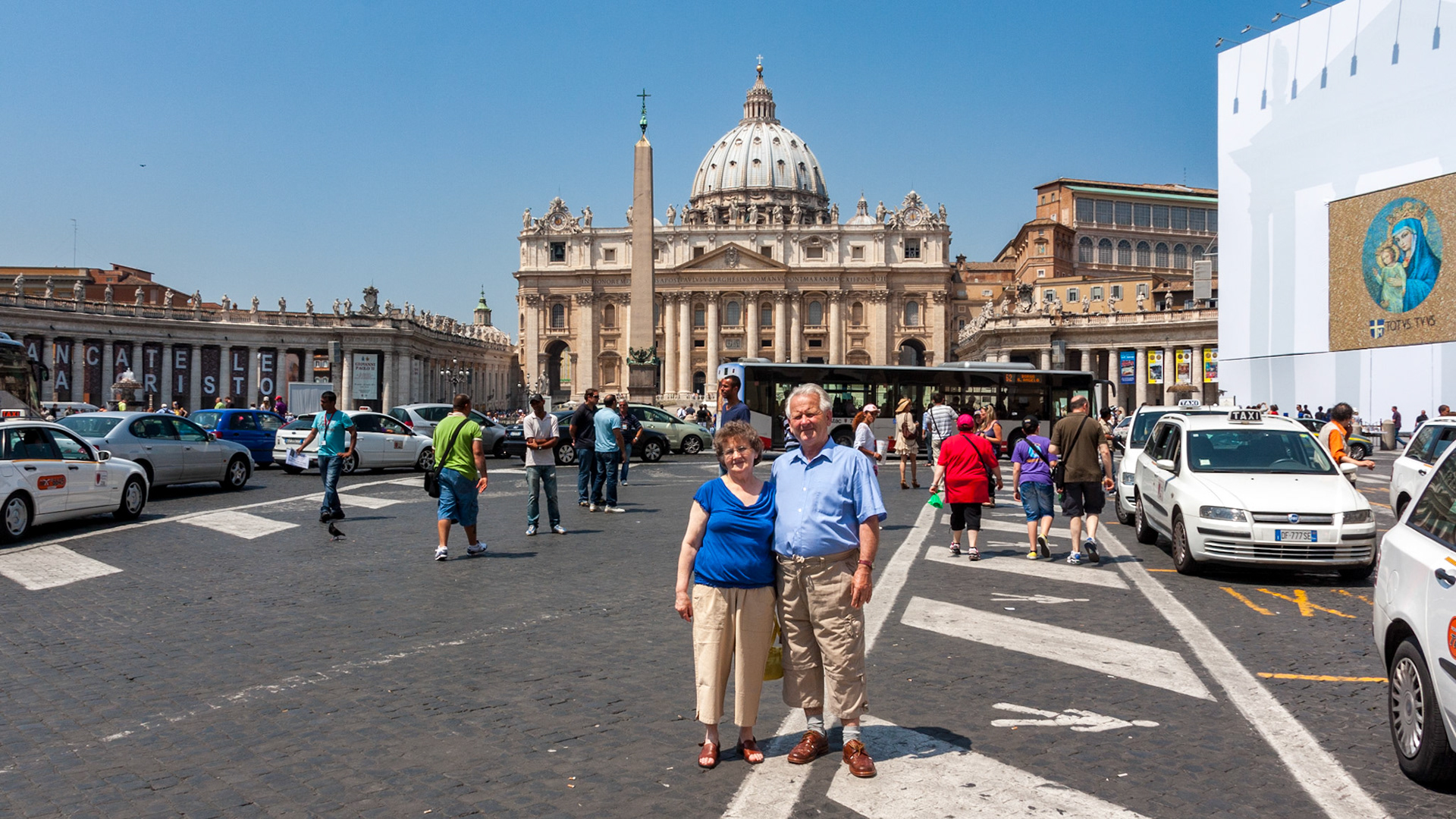 Piazza San Pietro. Vatican City, Rome, Italy. 2011.