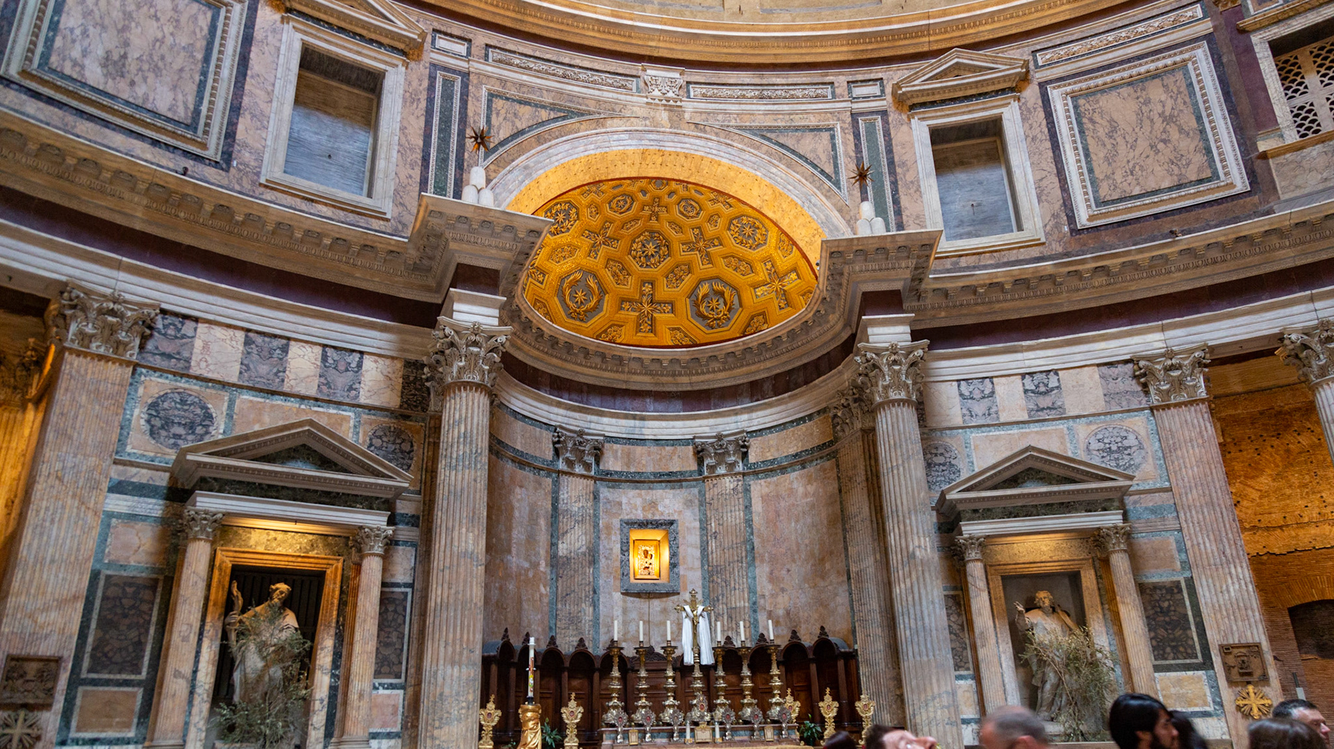 Pantheon. Rome, Italy. 2019.