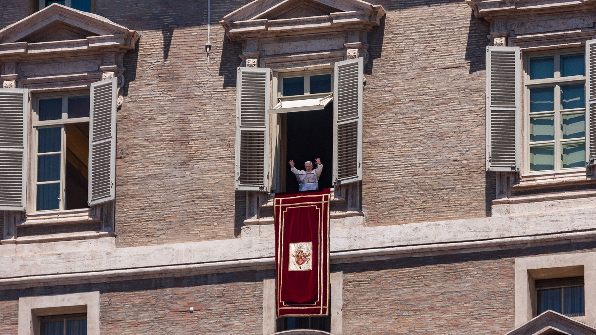 Piazza San Pietro. Vatican City, Rome, Italy. 2011.