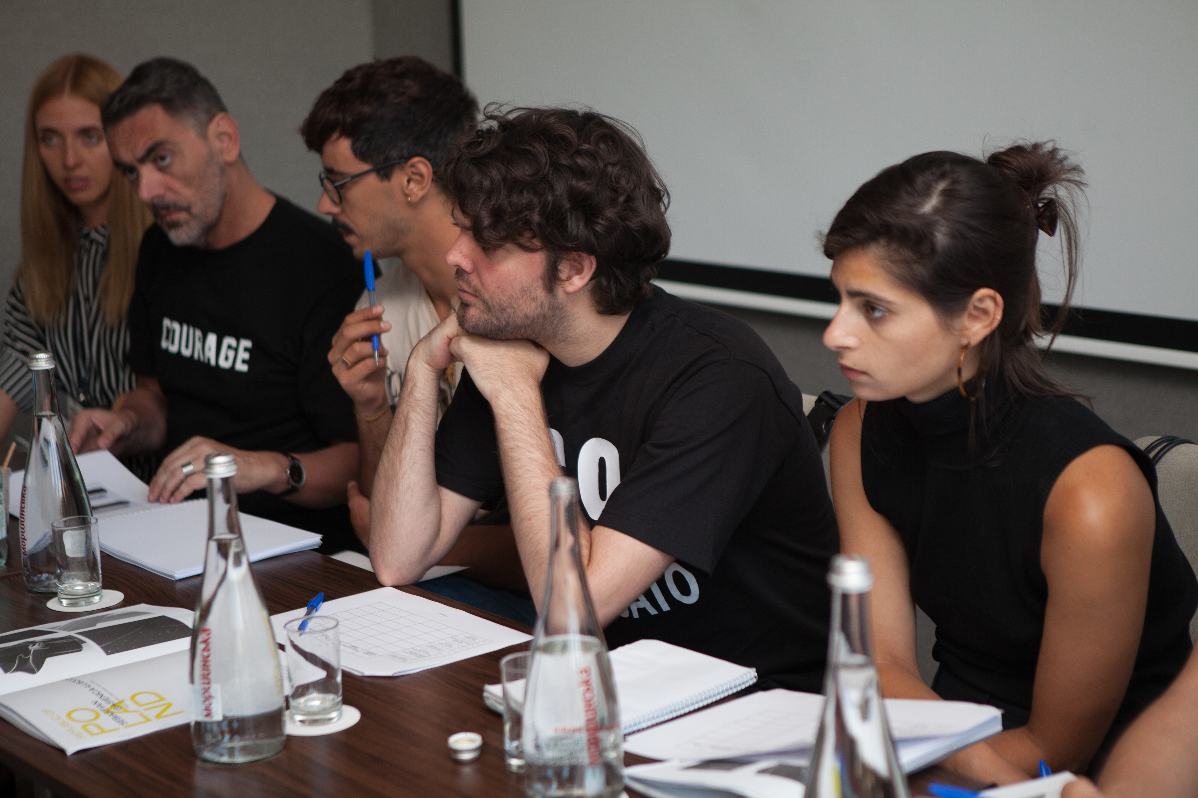 jury durung the interview with participants