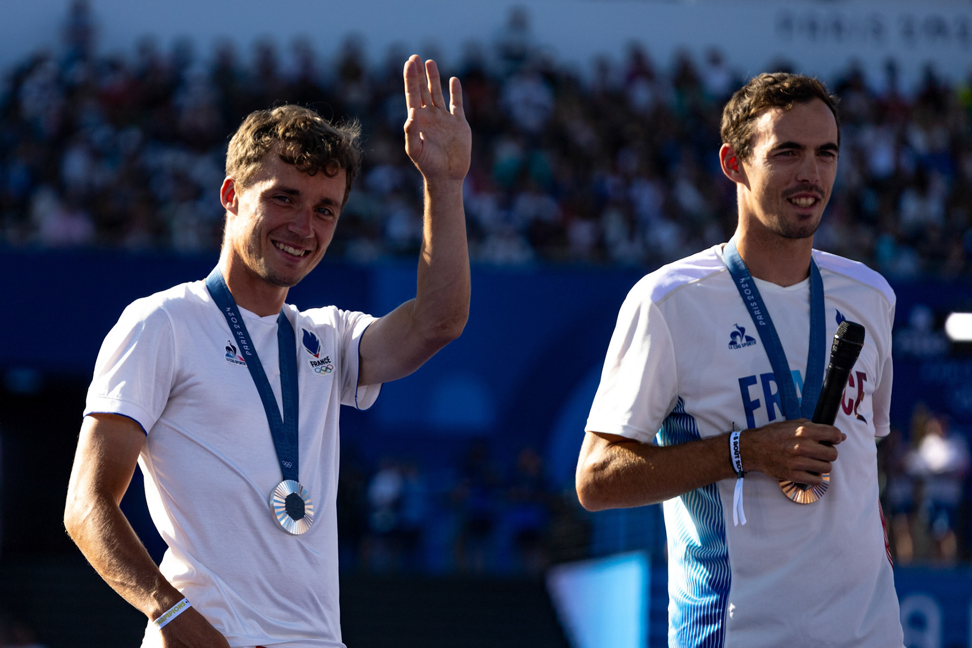 Christophe Laporte et Valentin Madouas avec leur médaille - JO Paris 2024