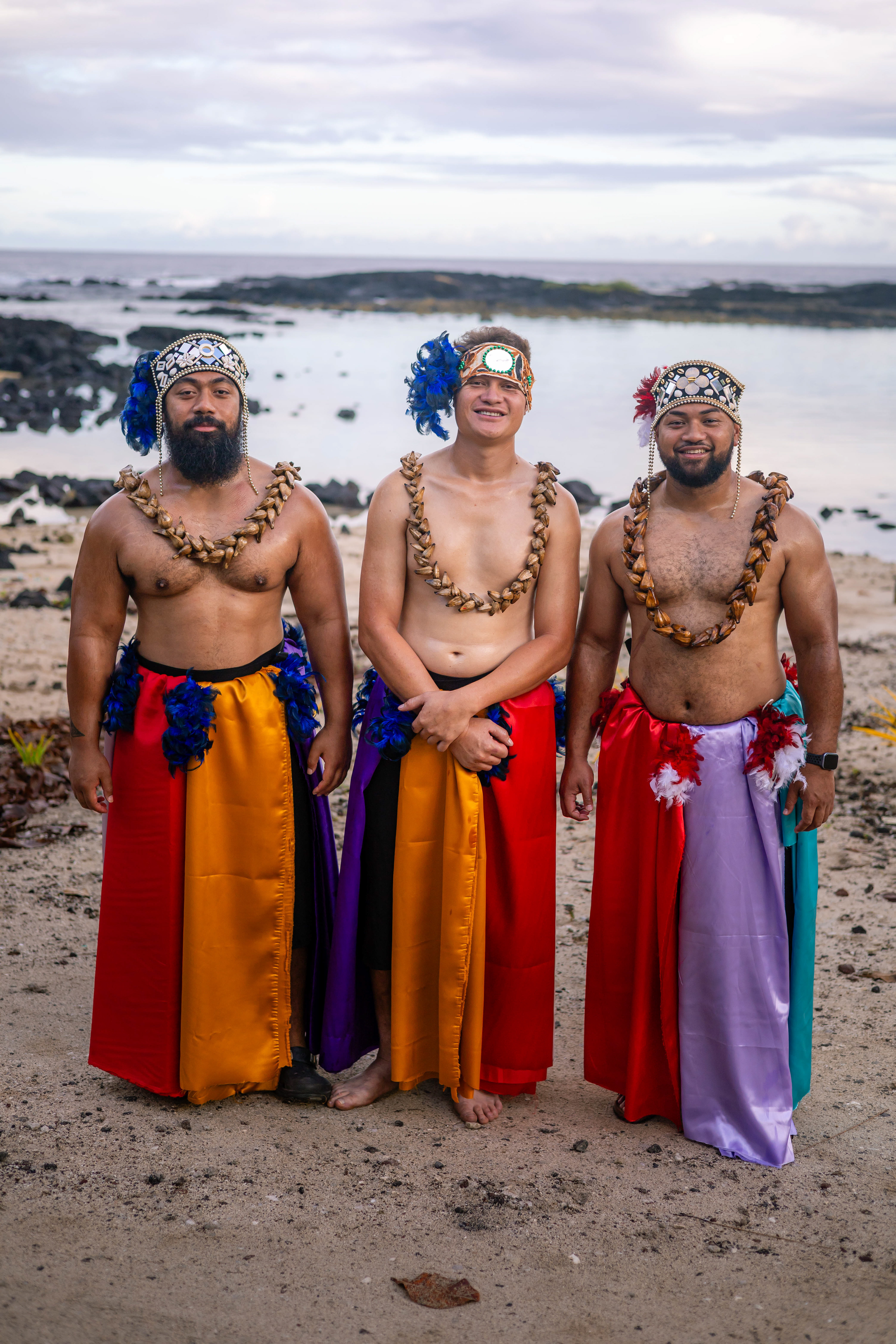 Hommes en tenues de cérémonie - Falealupo, Samoa