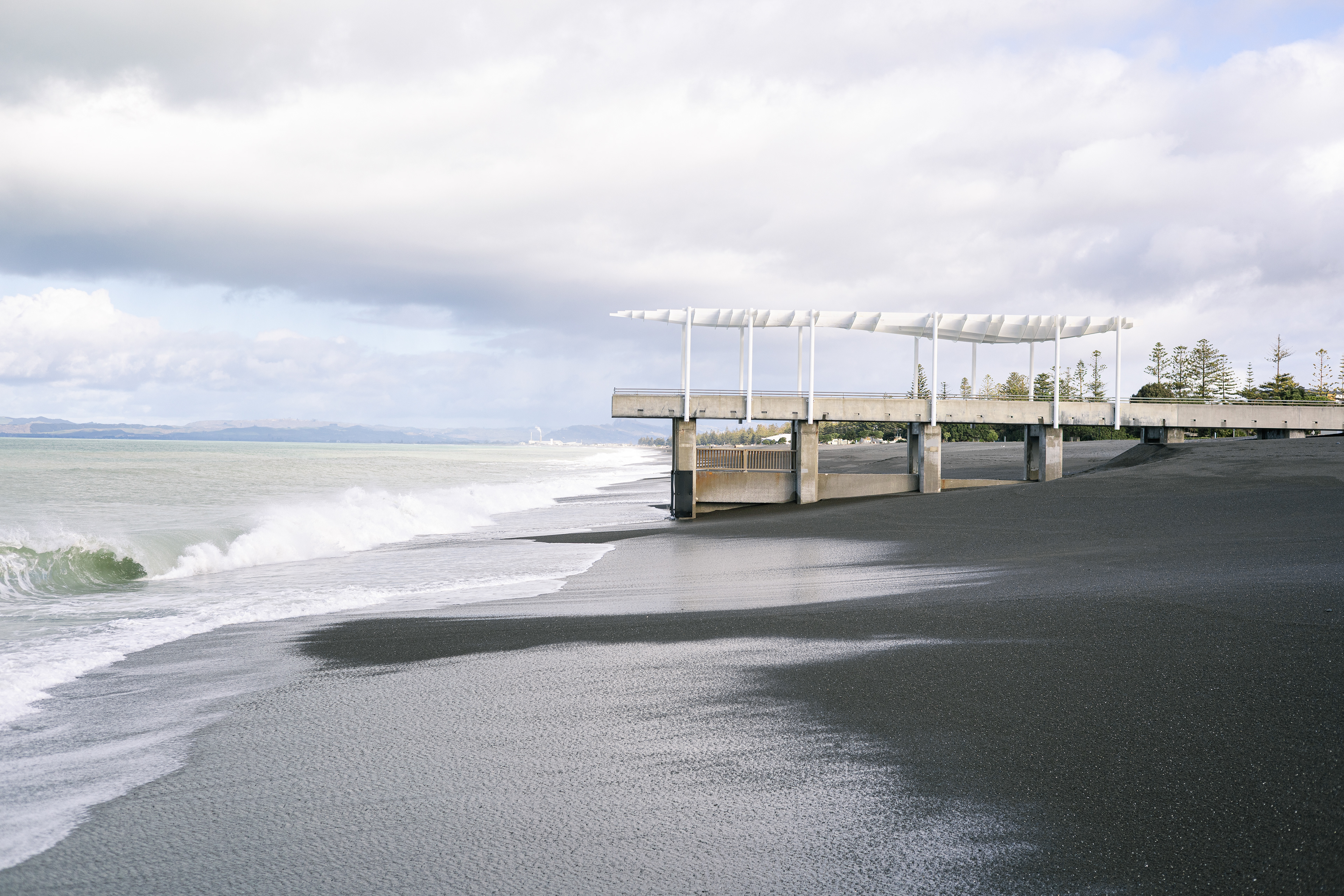 Plage de sable noir - Napier, Nouvelle-Zélande