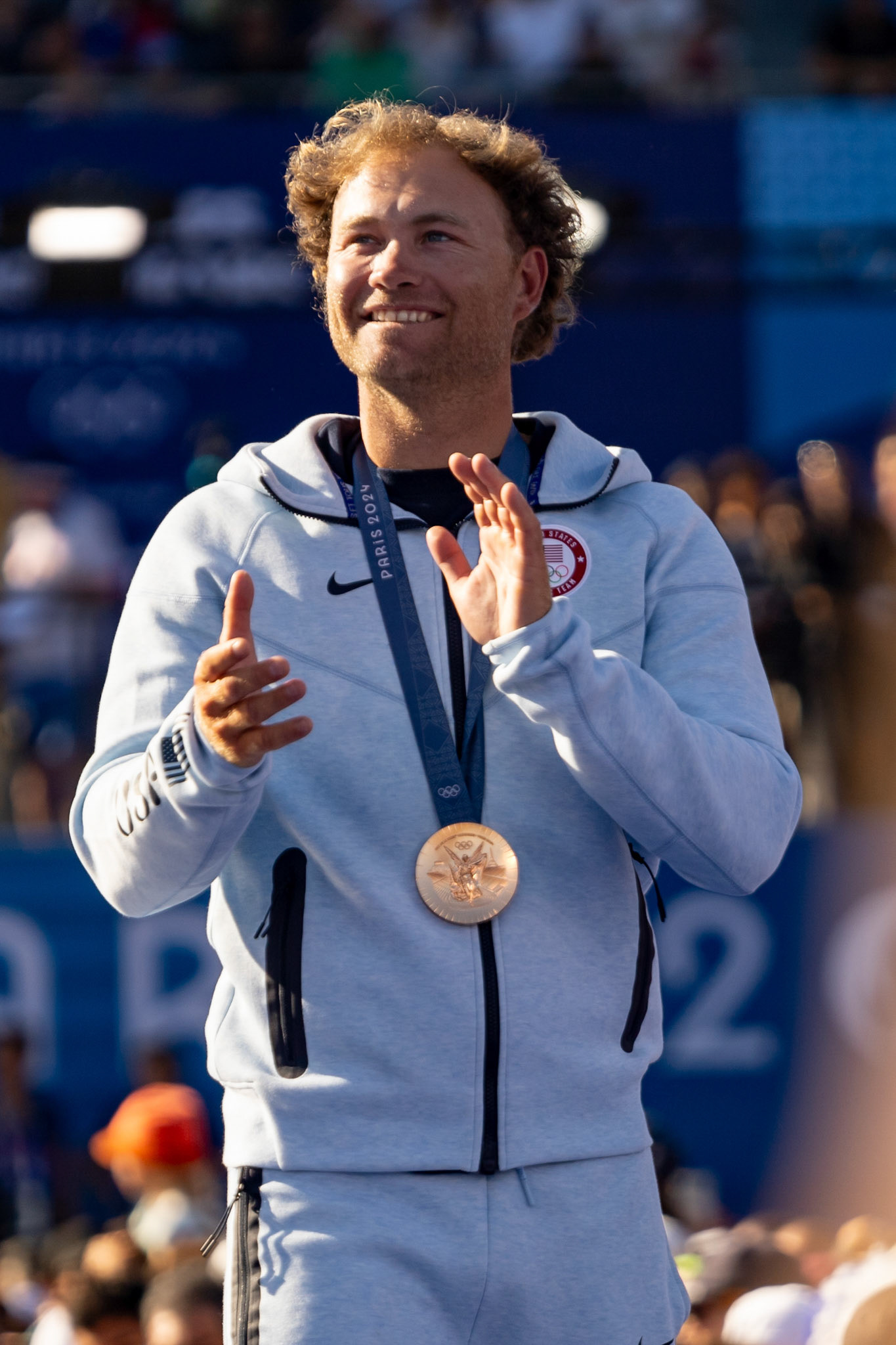 Athlète américain avec sa médaille de bronze - JO Paris 2024