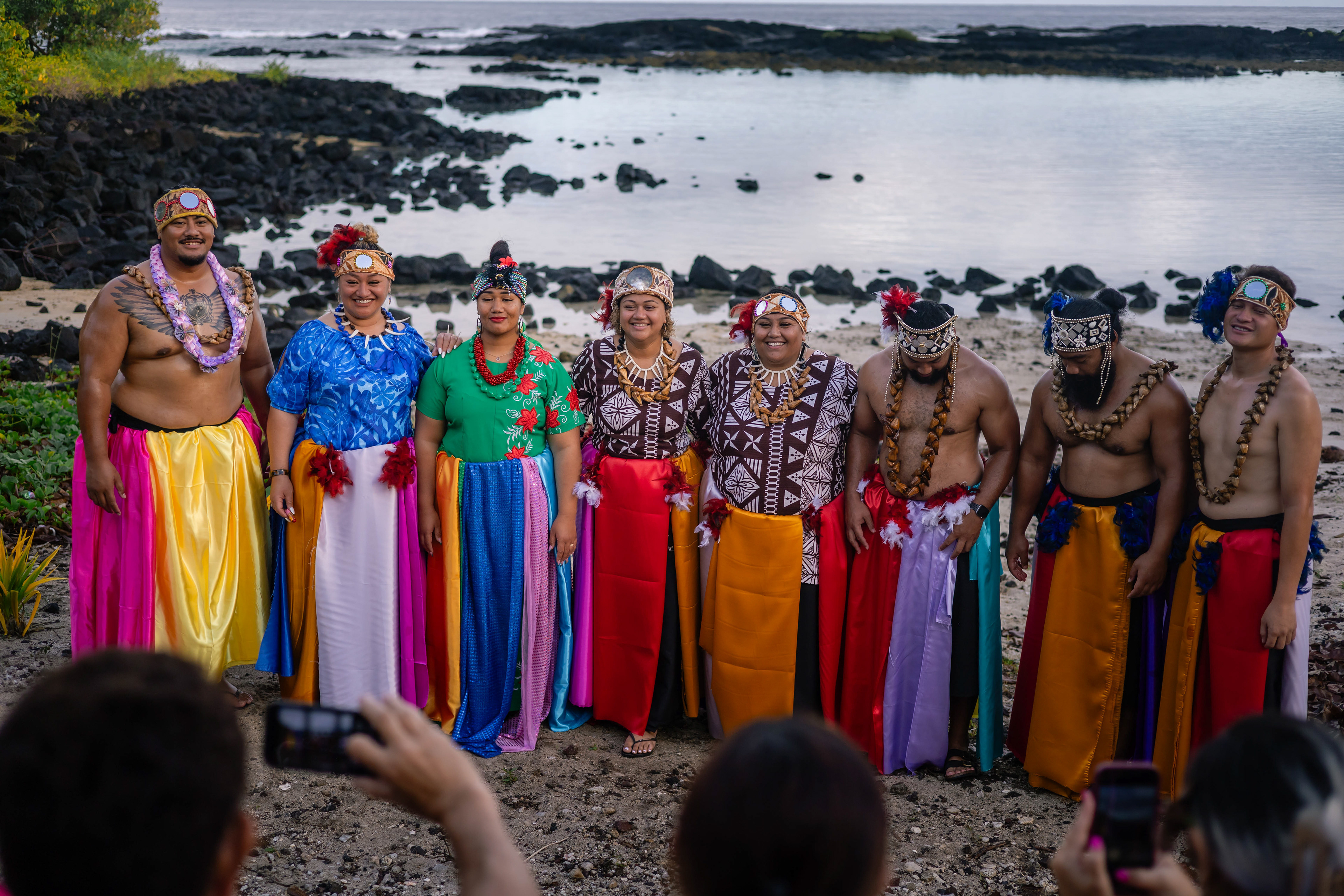 Une branche de la famille en tenue cérémoniale - Falealupo, Samoa