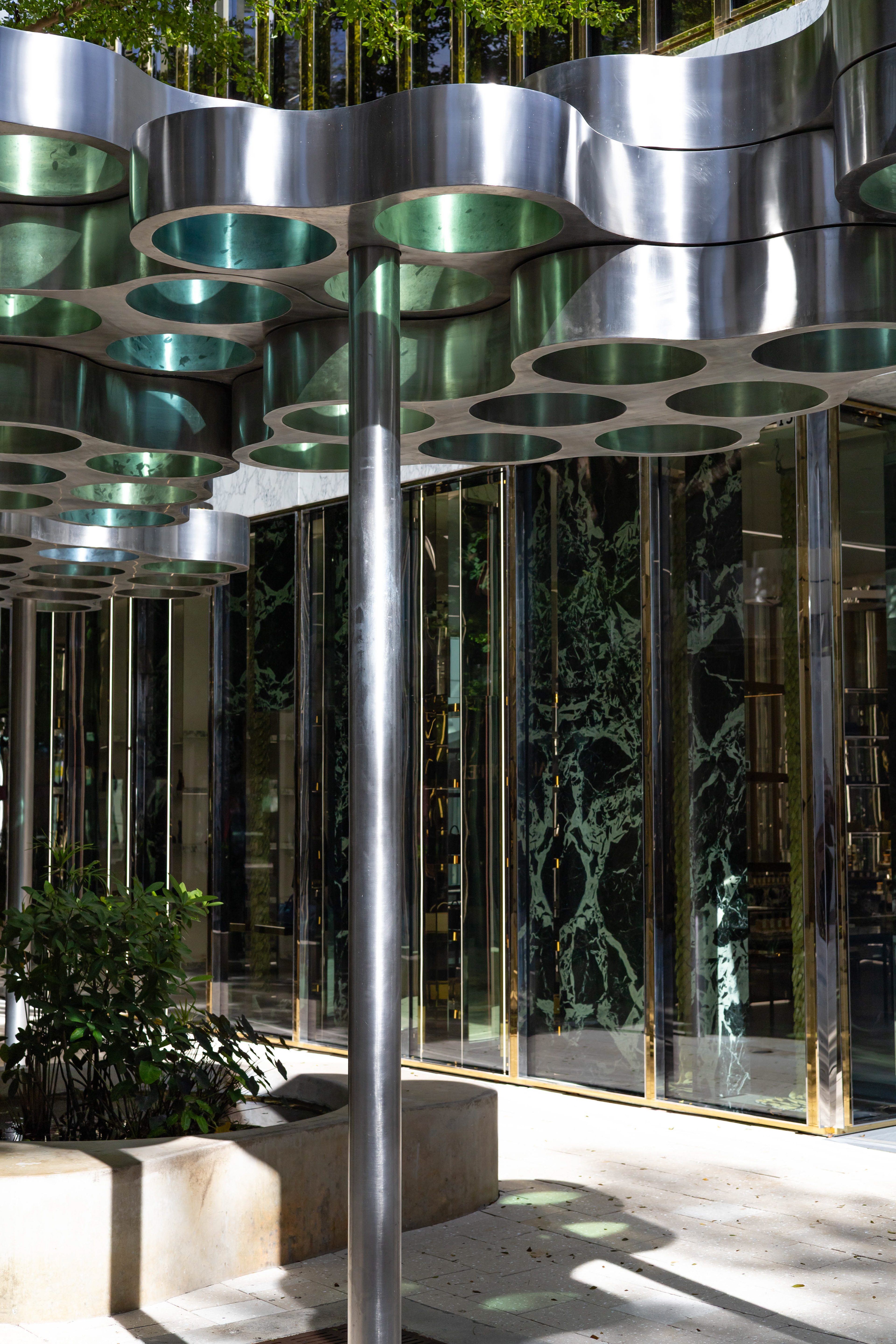 Nuage, promenade de Ronan & Erwan Bouroullec - Miami Design District, Floride, USA