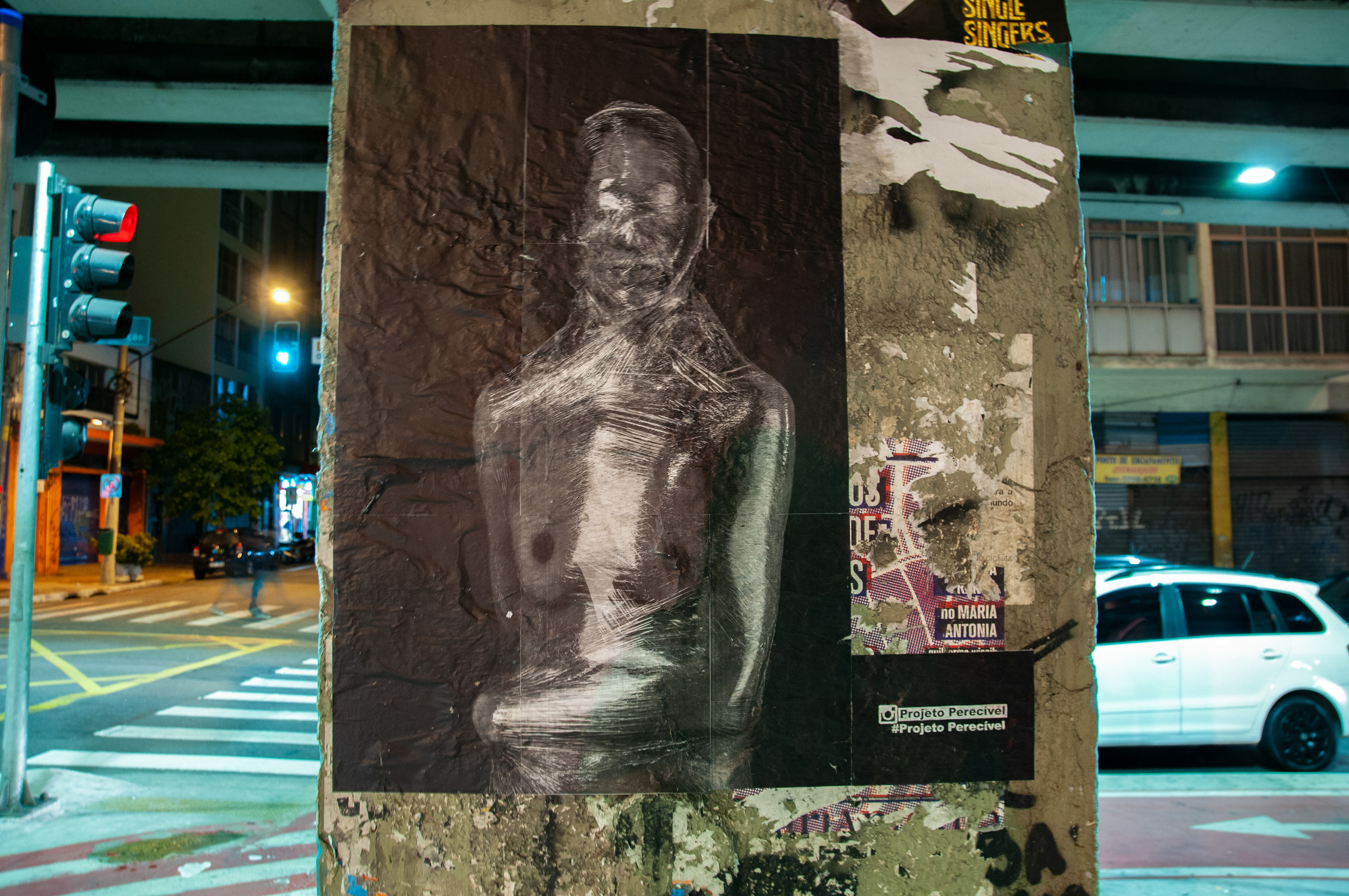 Exposição Urbana - Perecível: O corpo como objeto de consumo.