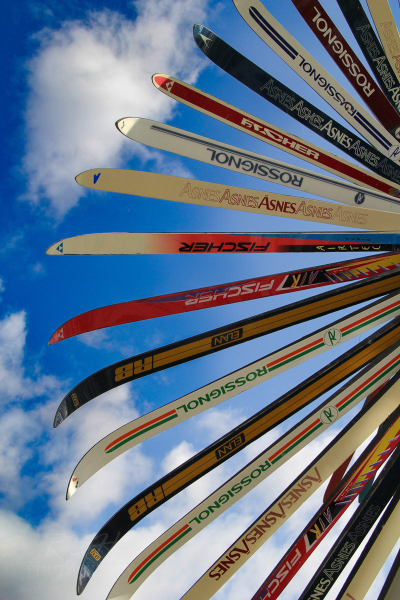snow-skis-displayed