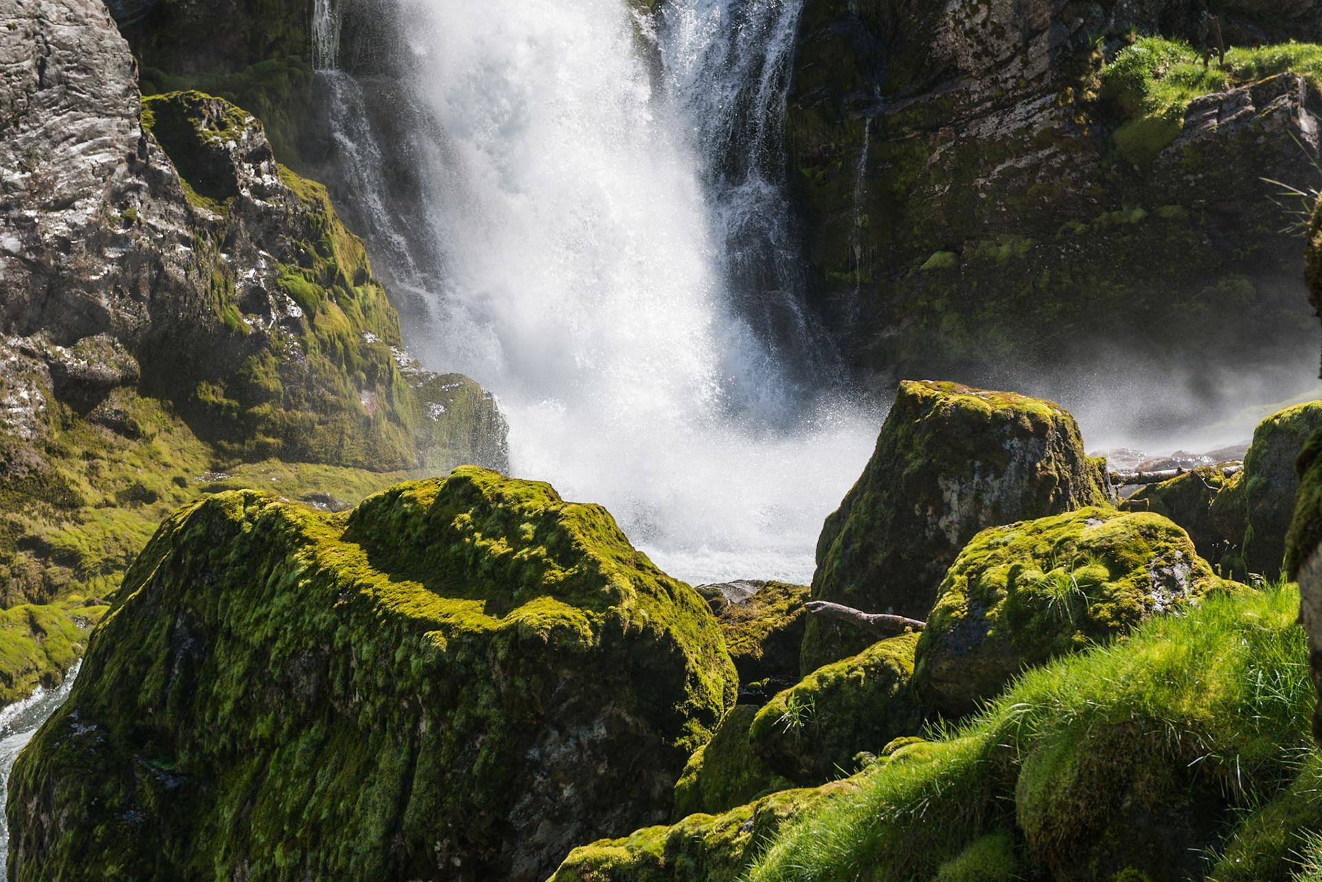 Wasserimpressionen auf dem Weg zum Briksdalsbreen