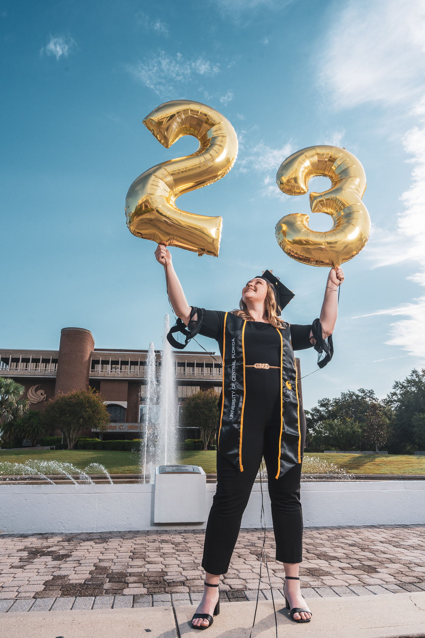 Class of 23 Reflecting Pond | UCF Graduation Portraits CC