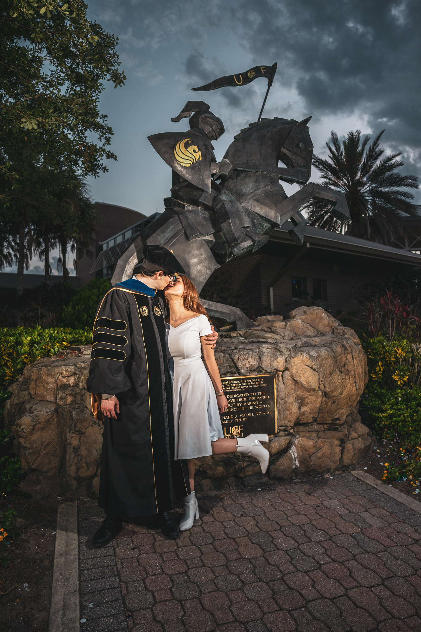 Alumni Knight Statue UCF Graduation Photographer MS