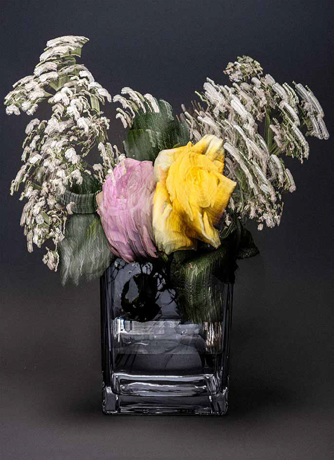 Vase de lilas blancs et de roses / Hommage à Édouard Manet